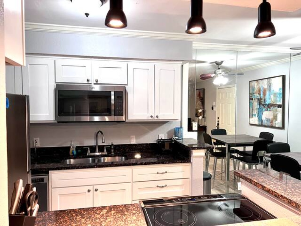 I40 - Apt|Patio|11mi to Convention Ctr|Sleeps 2 | Photo 7