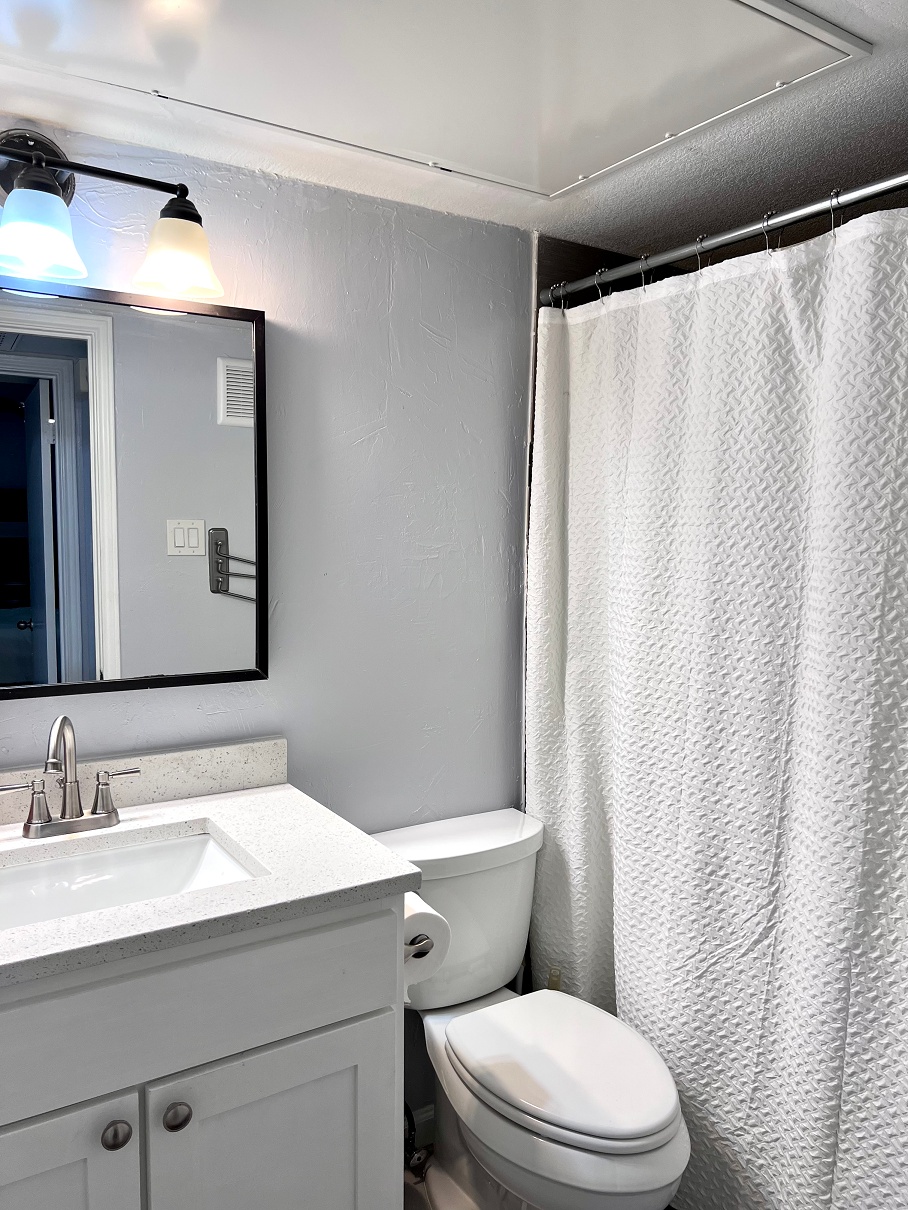 I44 - Apt|Patio|11mi to Convention Ctr|Sleeps 2 | Photo 14