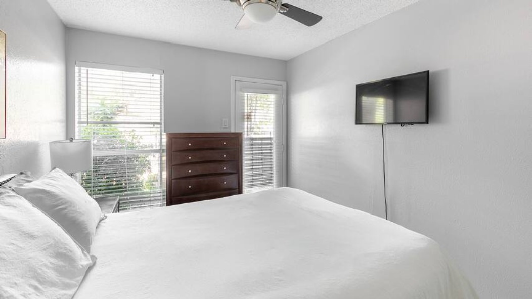 I44 - Apt|Patio|11mi to Convention Ctr|Sleeps 2 | Photo 10
