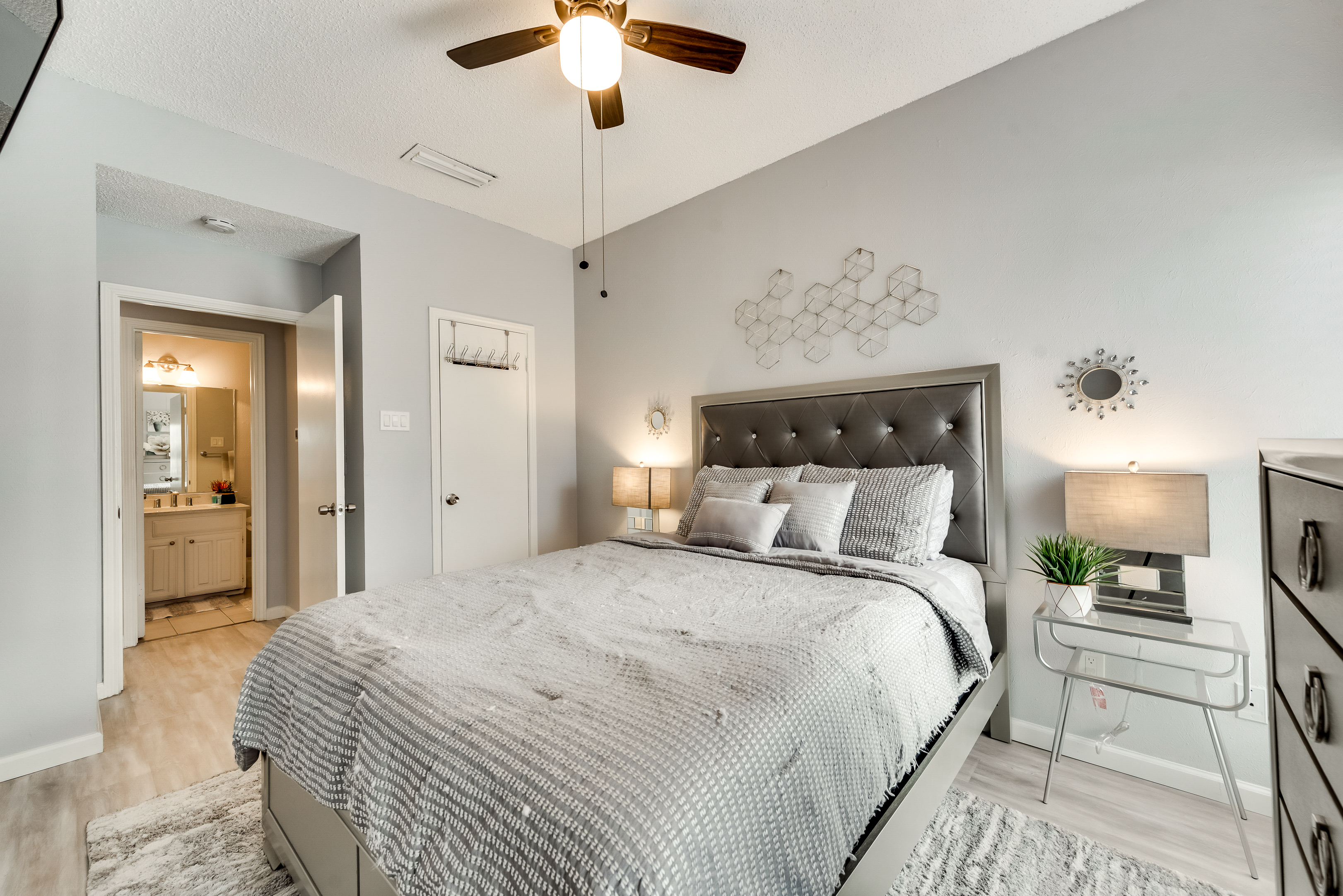 I46 - Apt|Patio|11mi to Convention Ctr|Sleeps 2 | Photo 10
