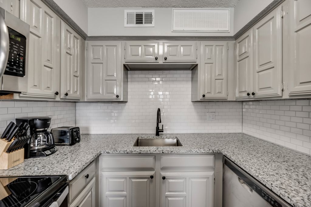 I47 - Apt|Patio|11mi to Convention Ctr|Sleeps 2 | Photo 9
