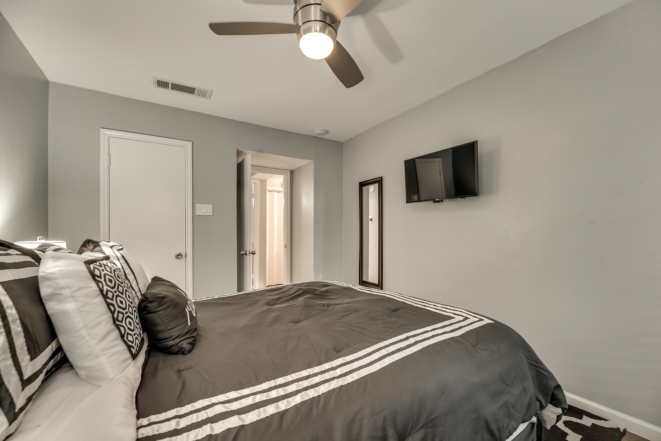 I48-1 - Apt|Patio|11mi to Convention Ctr|Sleeps 2 | Photo 13