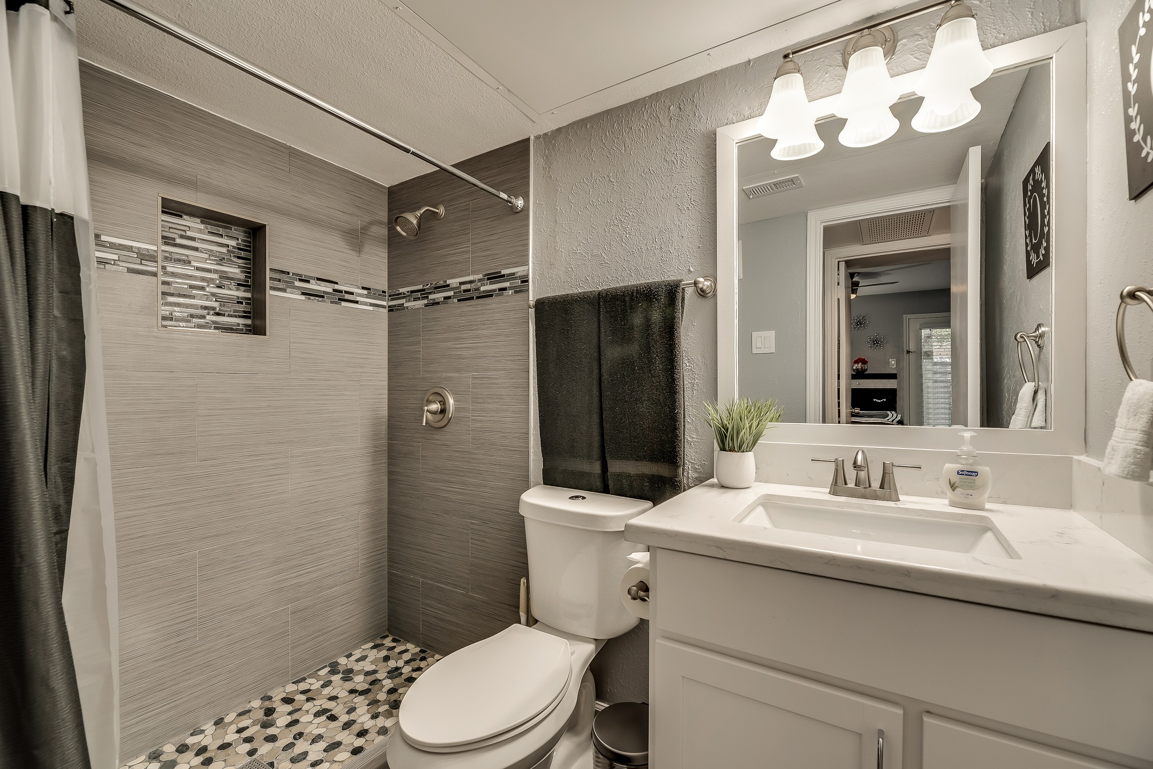 I48-1 - Apt|Patio|11mi to Convention Ctr|Sleeps 2 | Photo 14