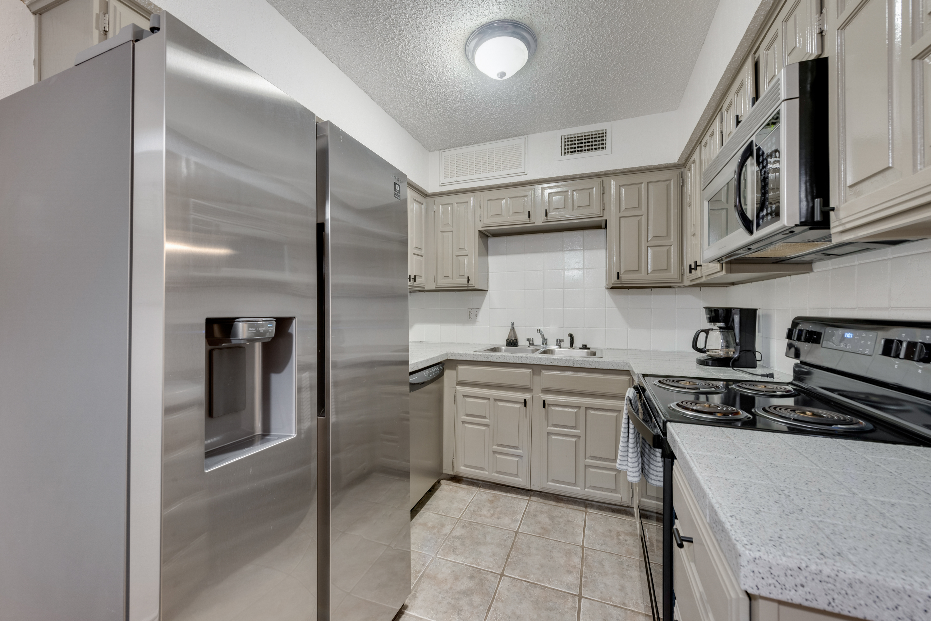 I49 - Apt|Patio|11mi to Convention Ctr|Sleeps 2 | Photo 6