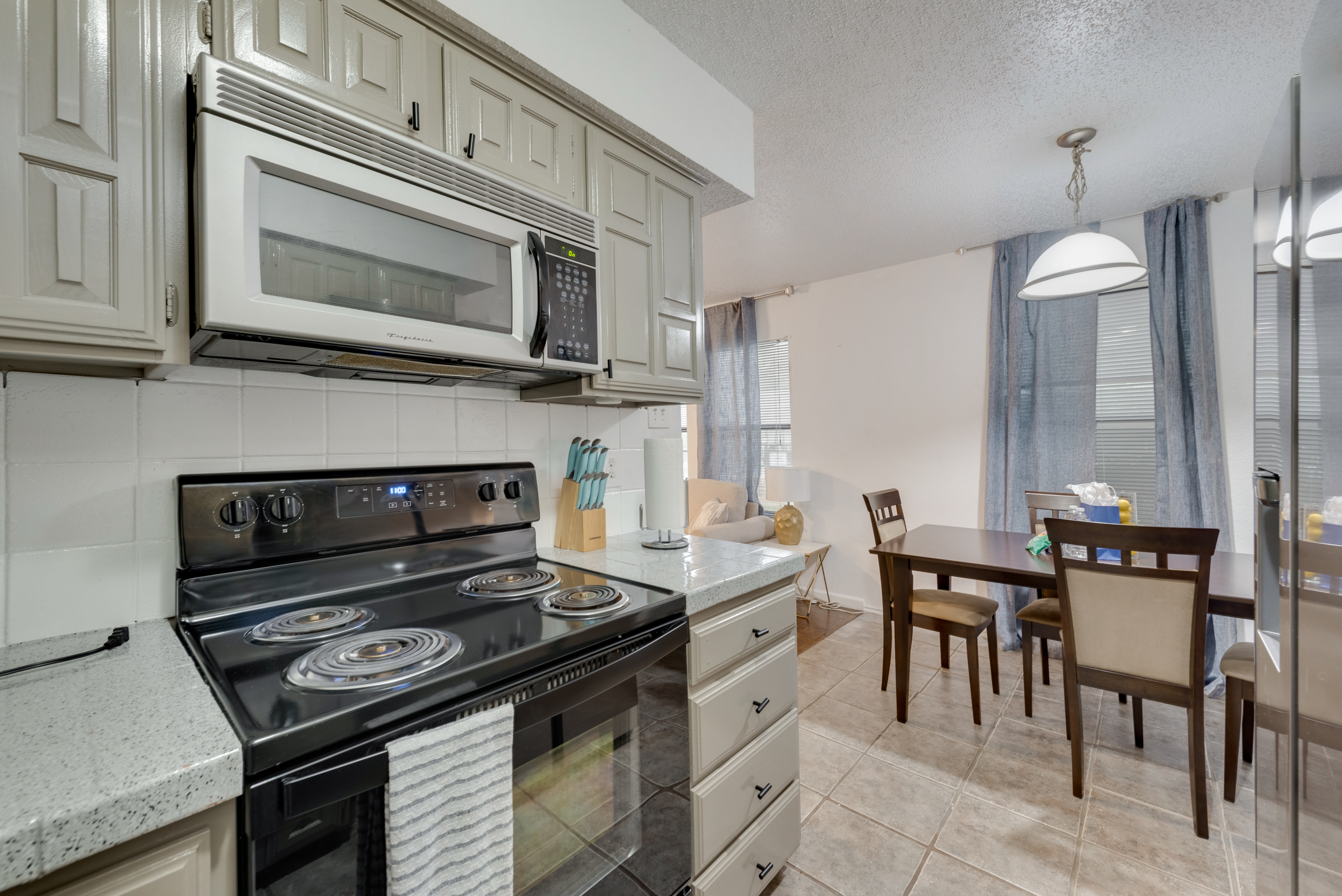 I49 - Apt|Patio|11mi to Convention Ctr|Sleeps 2 | Photo 5
