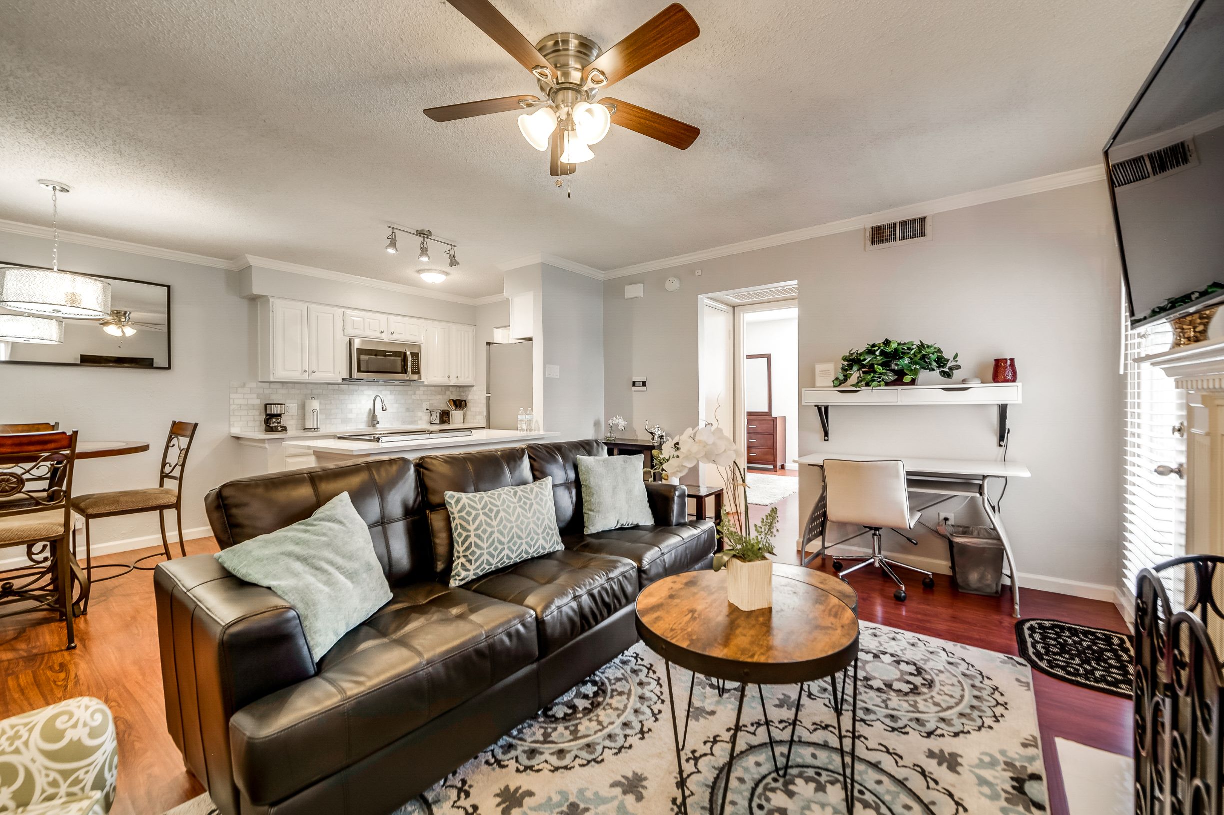 I52 - Apt|Patio|11mi to Convention Ctr|Sleeps 2