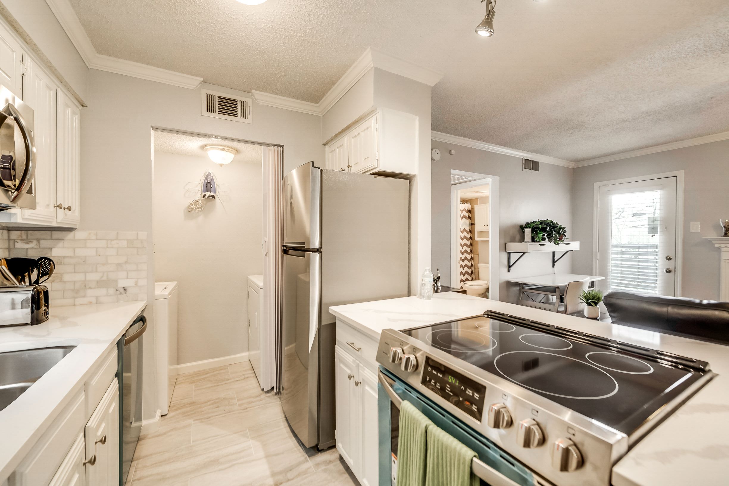 I52 - Apt|Patio|11mi to Convention Ctr|Sleeps 2 | Photo 9