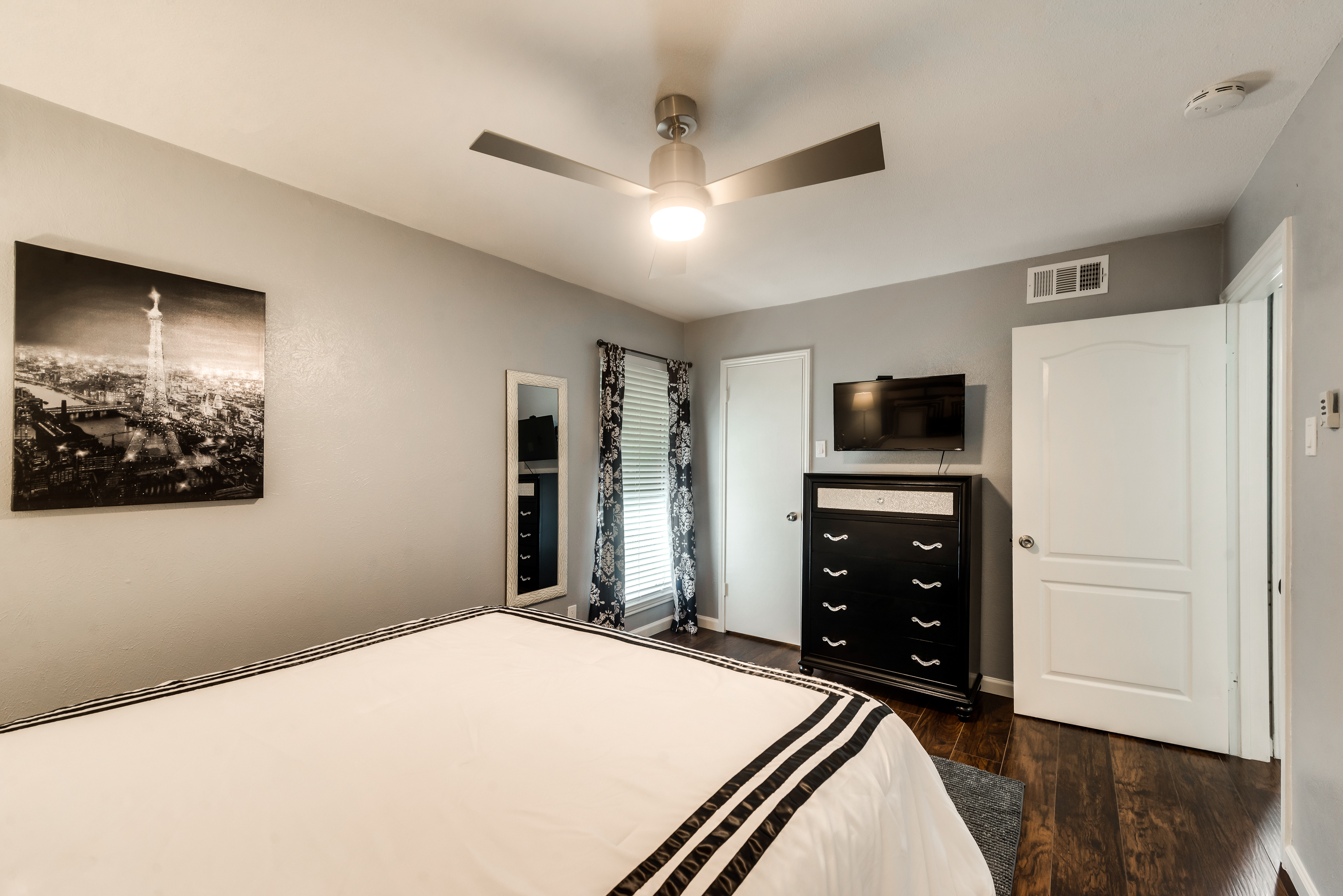 I54-1 - Apt|Patio|11mi to Convention Ctr|Sleeps 2 | Photo 3