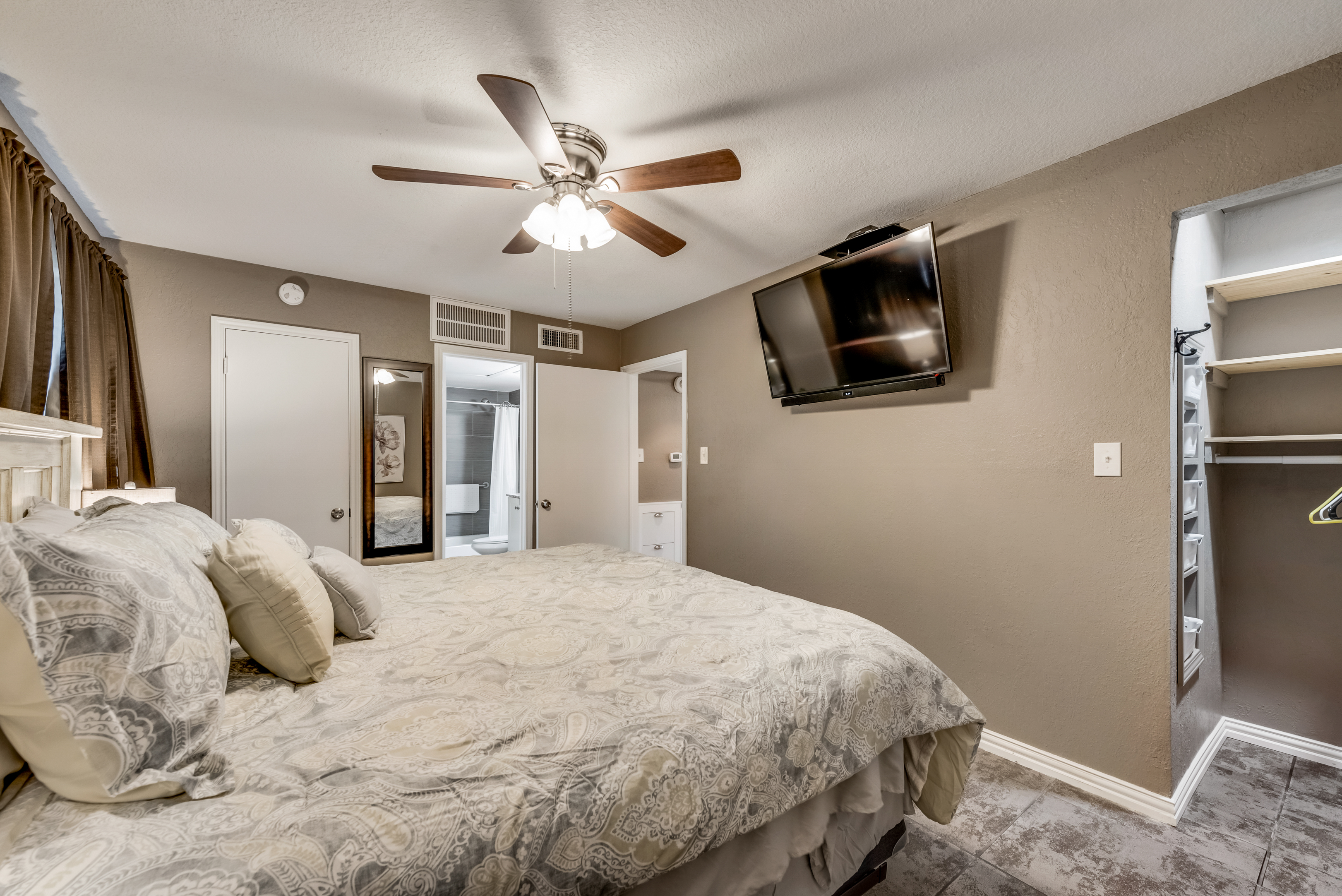 I63 - Apt|Patio|11mi to Convention Ctr|Sleeps 2 | Photo 7