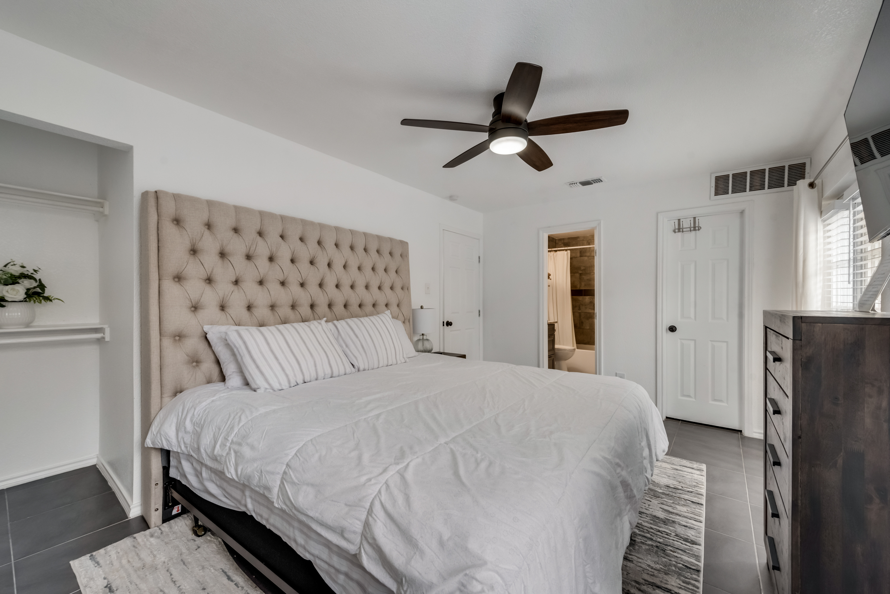 I65 - Apt|Patio|11mi to Convention Ctr|Sleeps 2 | Photo 2