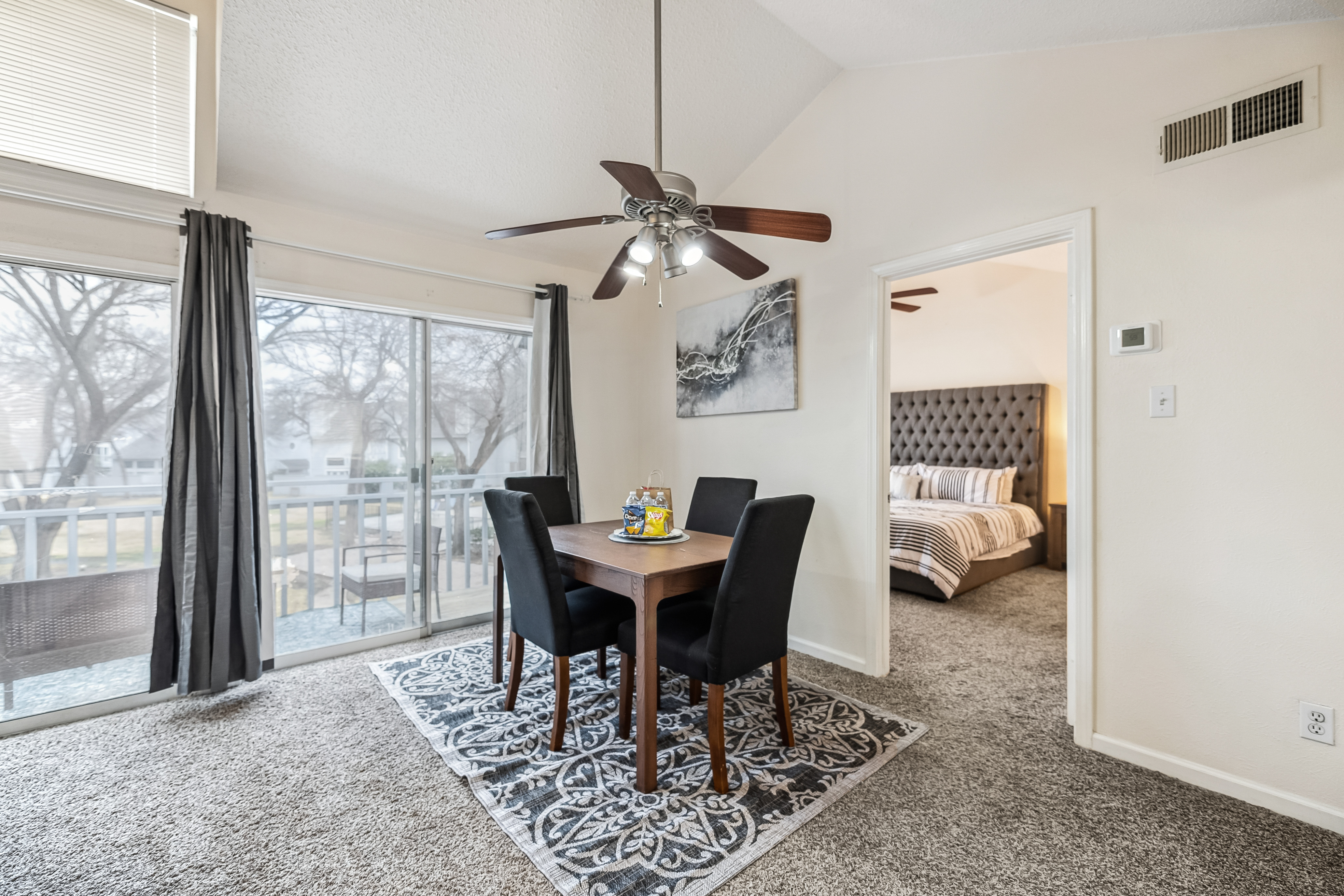 i655 - Apt|Yard|9mi to Fair Park|Sleeps 4 | Photo 3