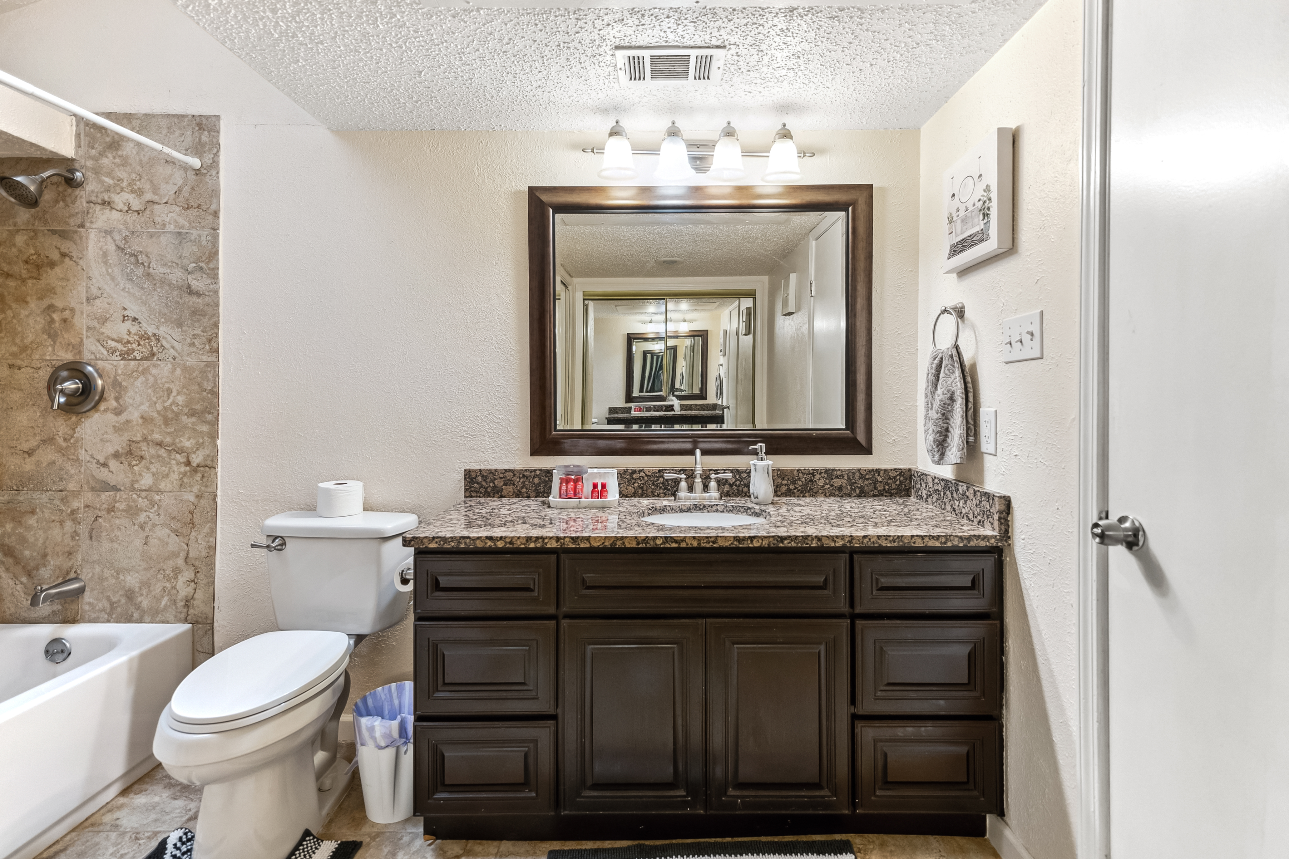 i655 - Apt|Yard|9mi to Fair Park|Sleeps 4 | Photo 29