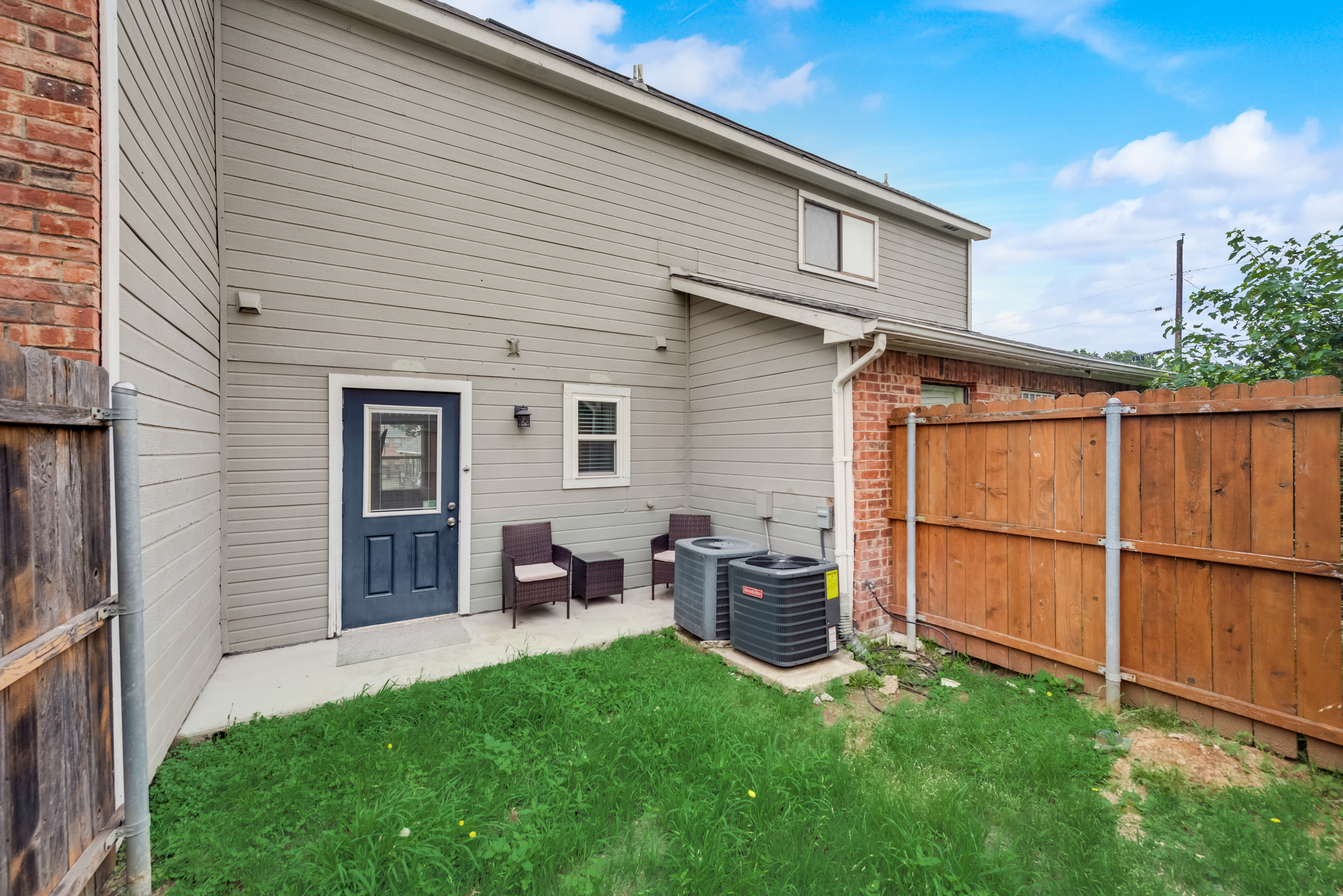 I69 - Apt|Patio|11mi to Convention Ctr|Sleeps 2 | Photo 14
