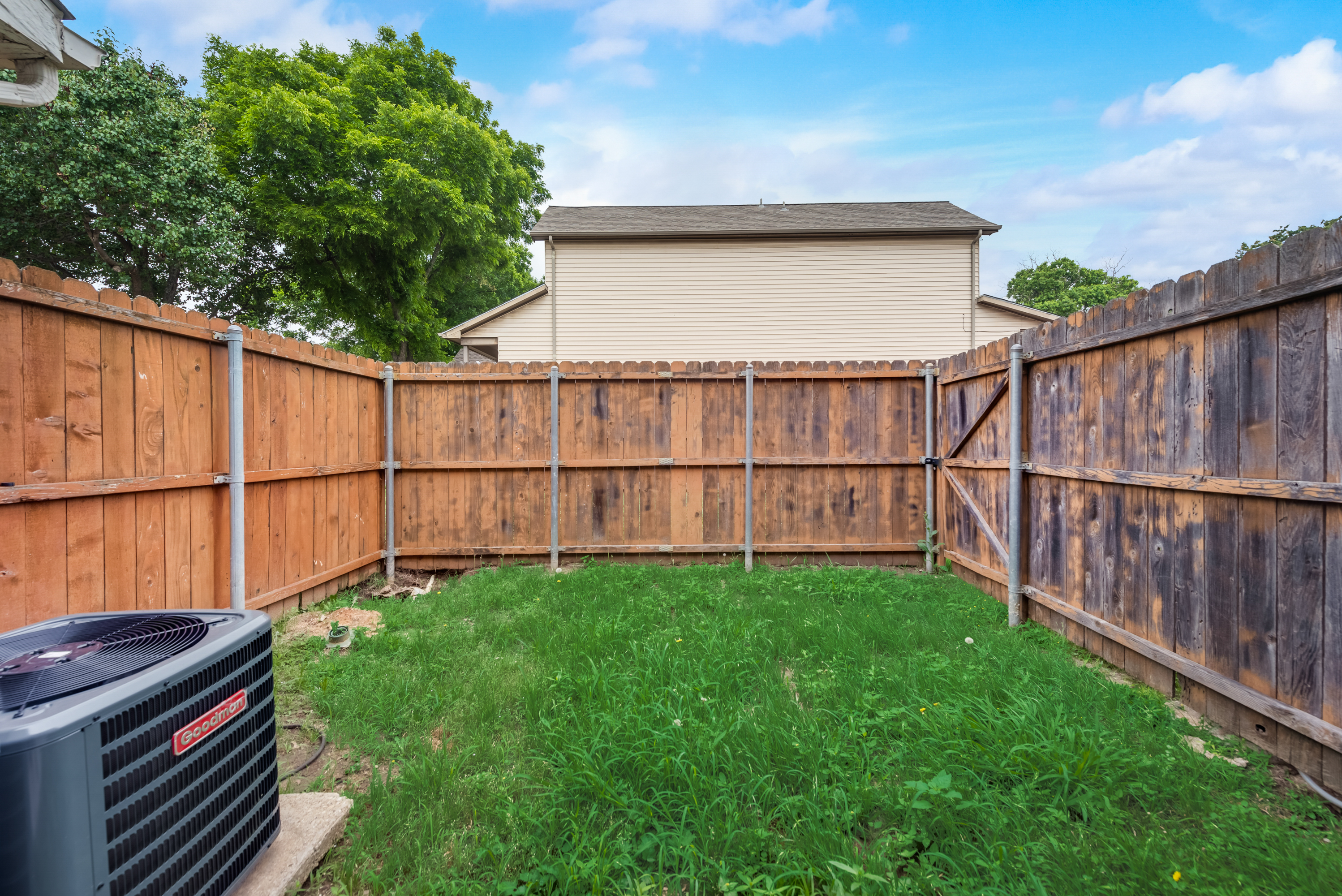 I69 - Apt|Patio|11mi to Convention Ctr|Sleeps 2 | Photo 17