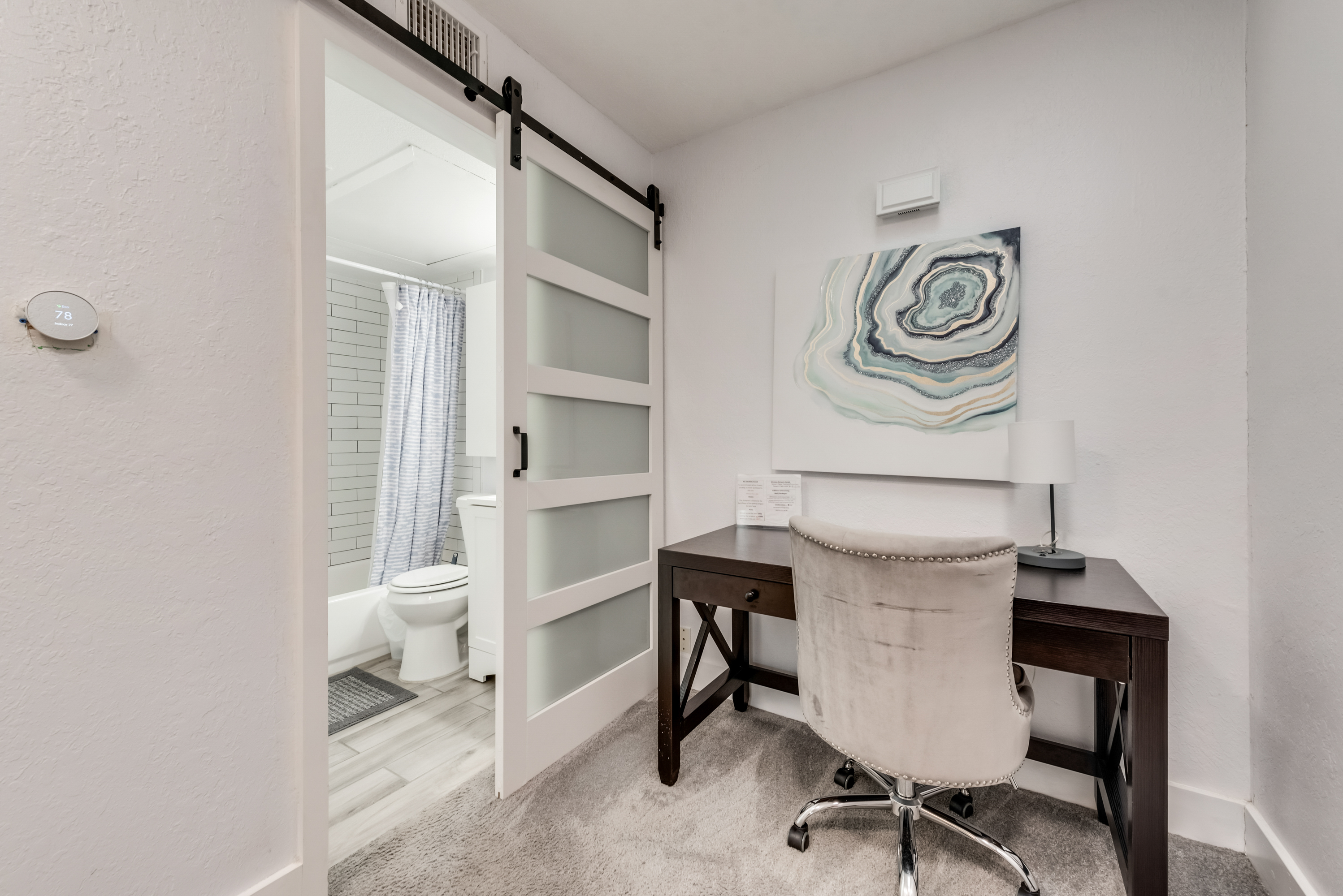 I69 - Apt|Patio|11mi to Convention Ctr|Sleeps 2 | Photo 3