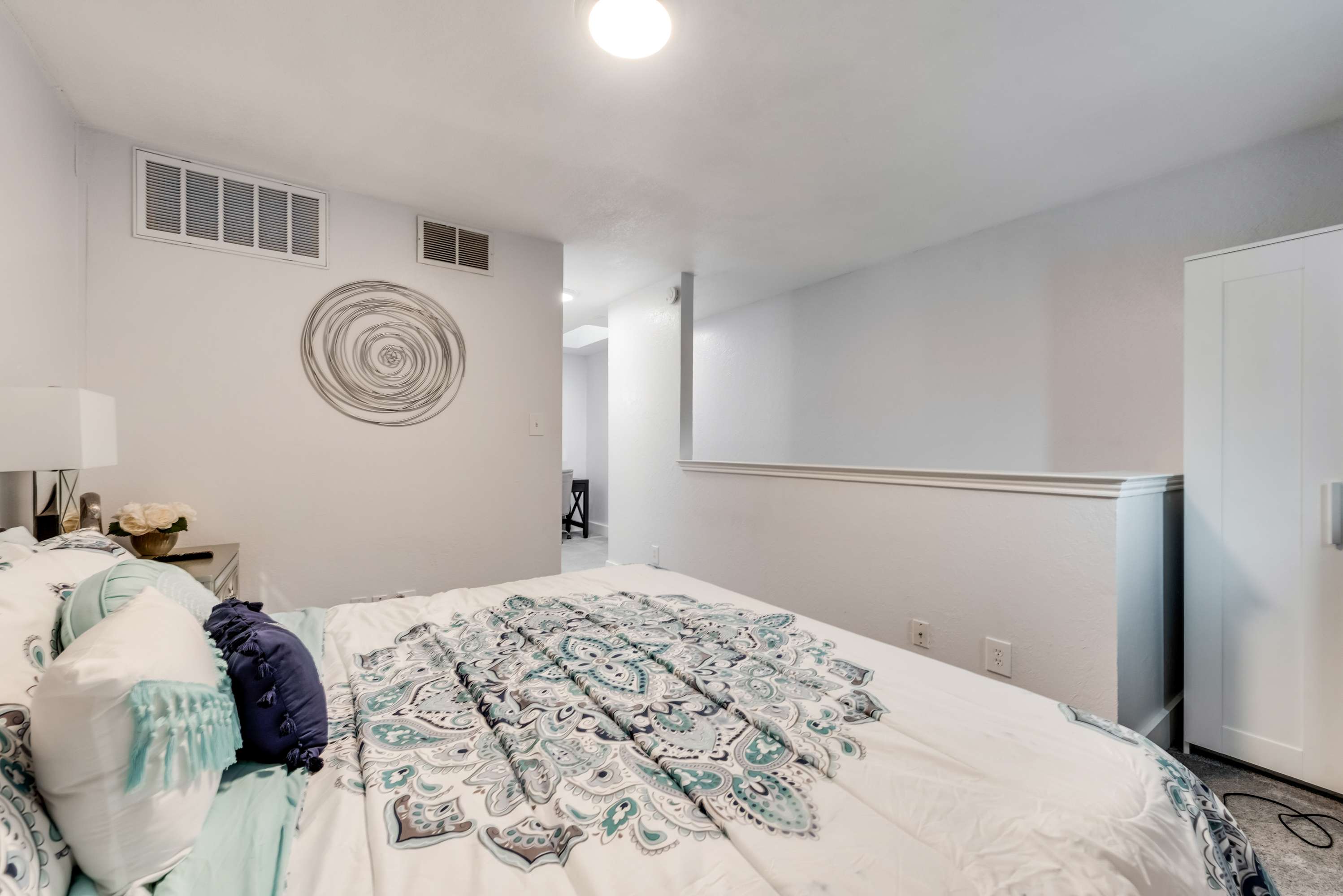 I69 - Apt|Patio|11mi to Convention Ctr|Sleeps 2 | Photo 1