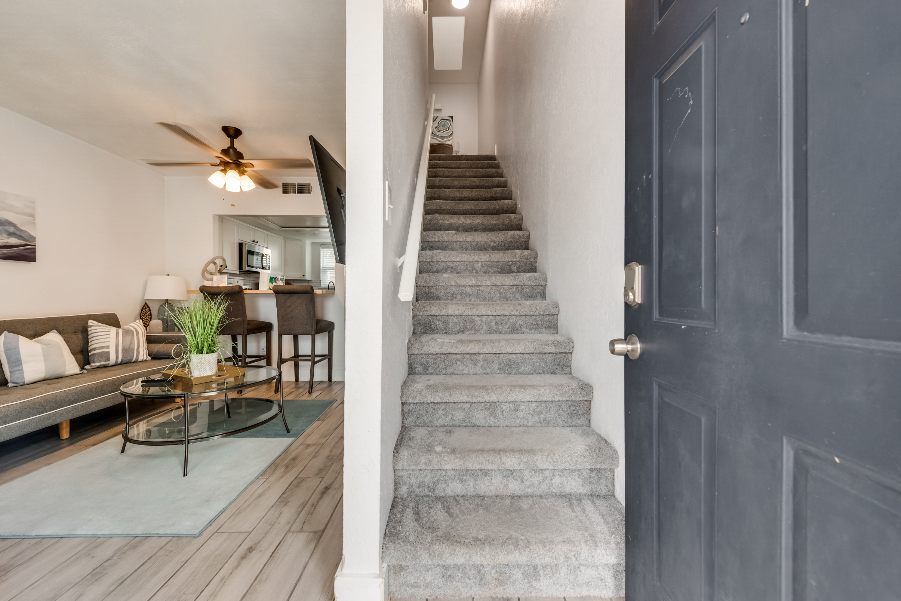 I69 - Apt|Patio|11mi to Convention Ctr|Sleeps 2 | Photo 11