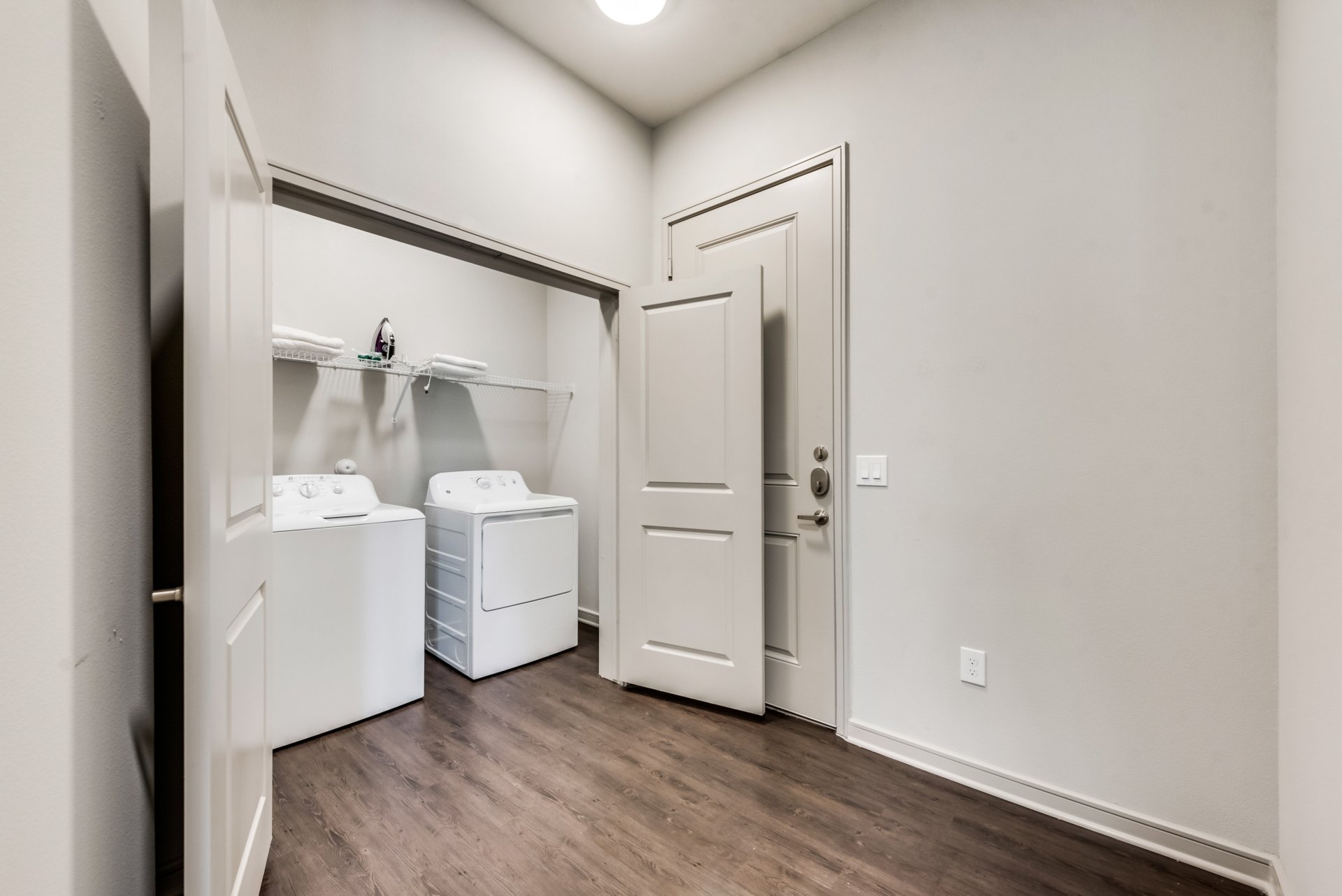 LC058-3 - Home|Yard|8mi to Fair Park|Sleeps 6 | Photo 2
