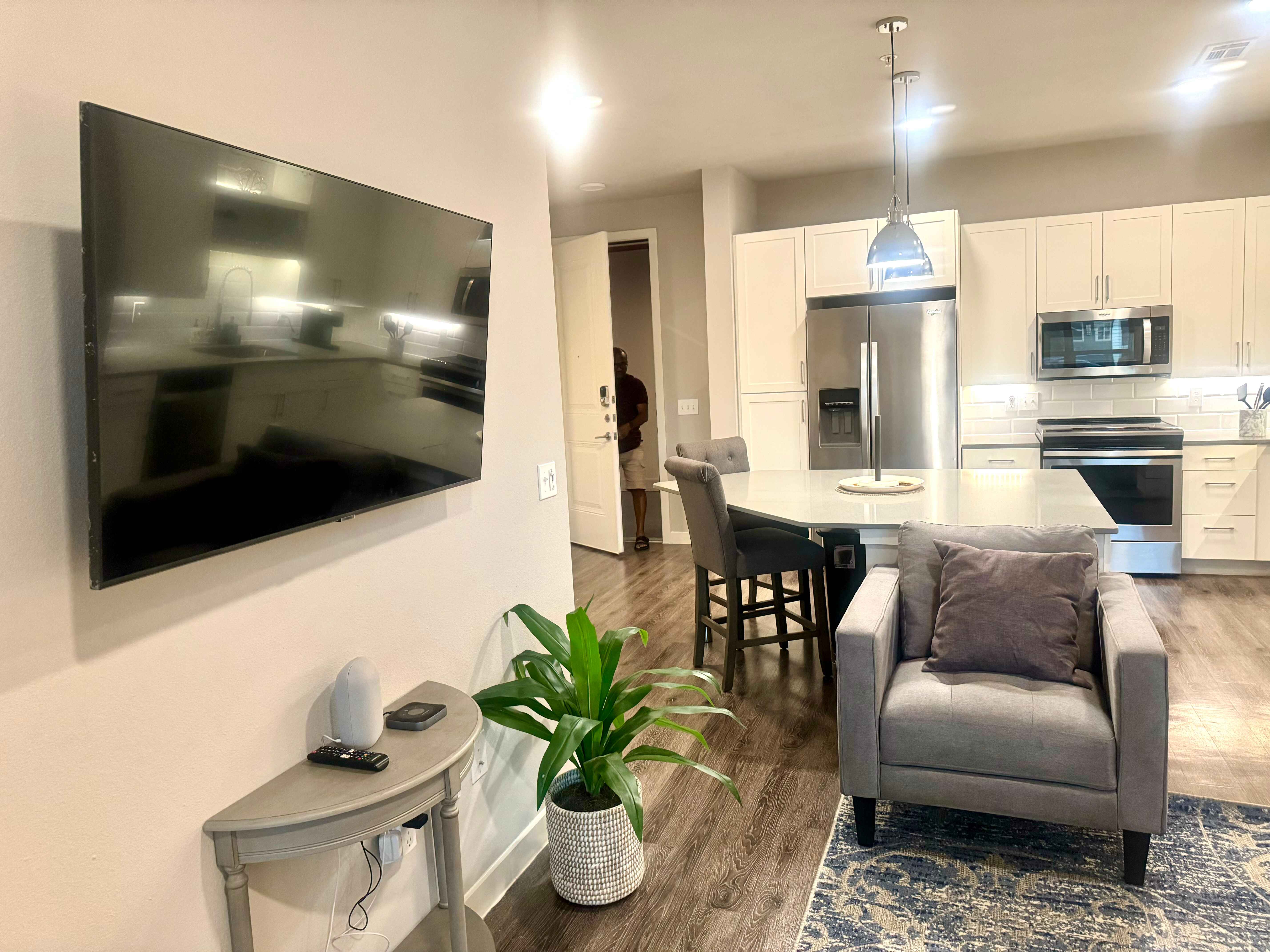 MCK104 - Apt|Patio|15mi to Toyota Stadium|Sleeps 2