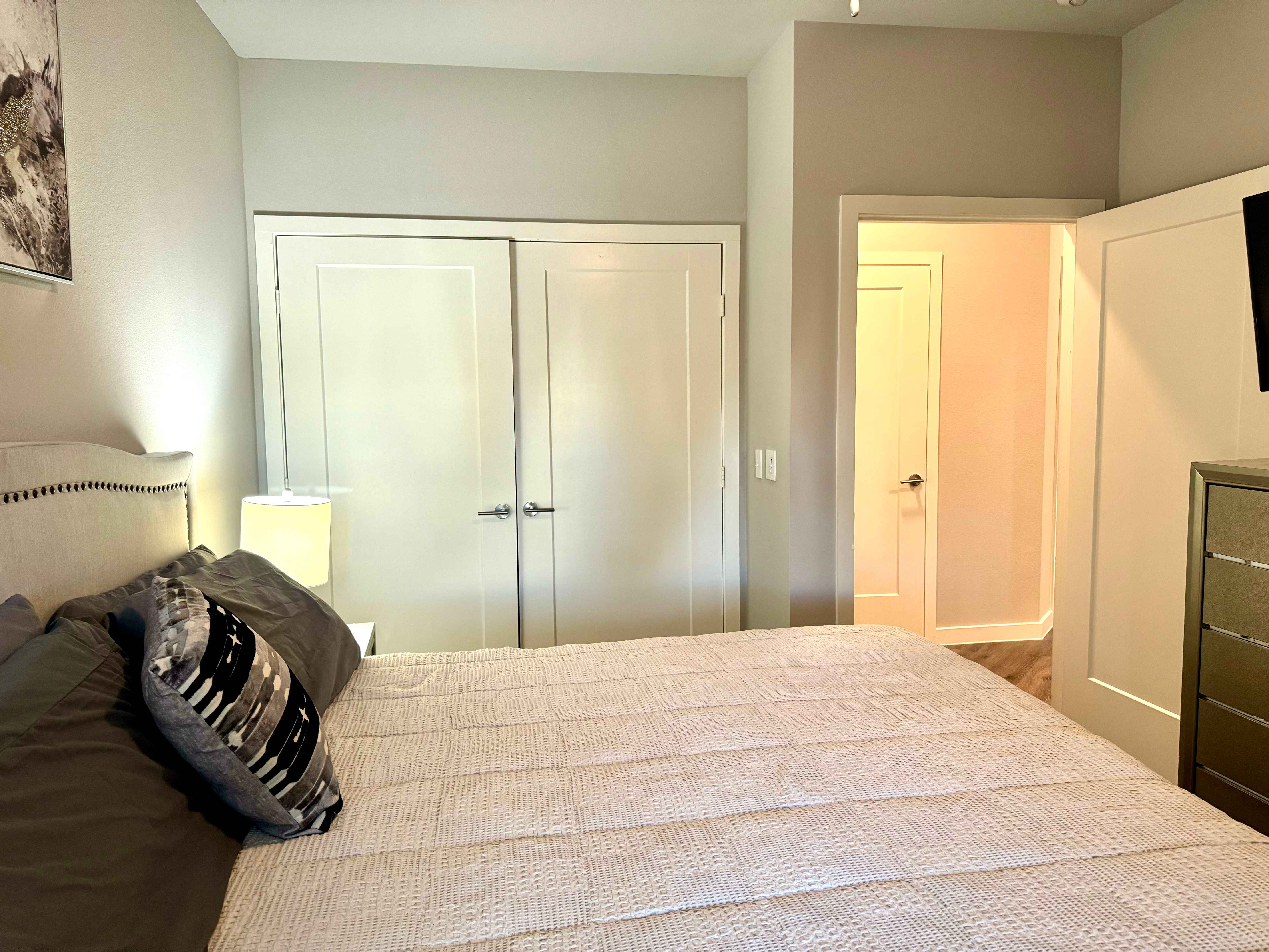MCK104 - Apt|Patio|15mi to Toyota Stadium|Sleeps 2 | Photo 12