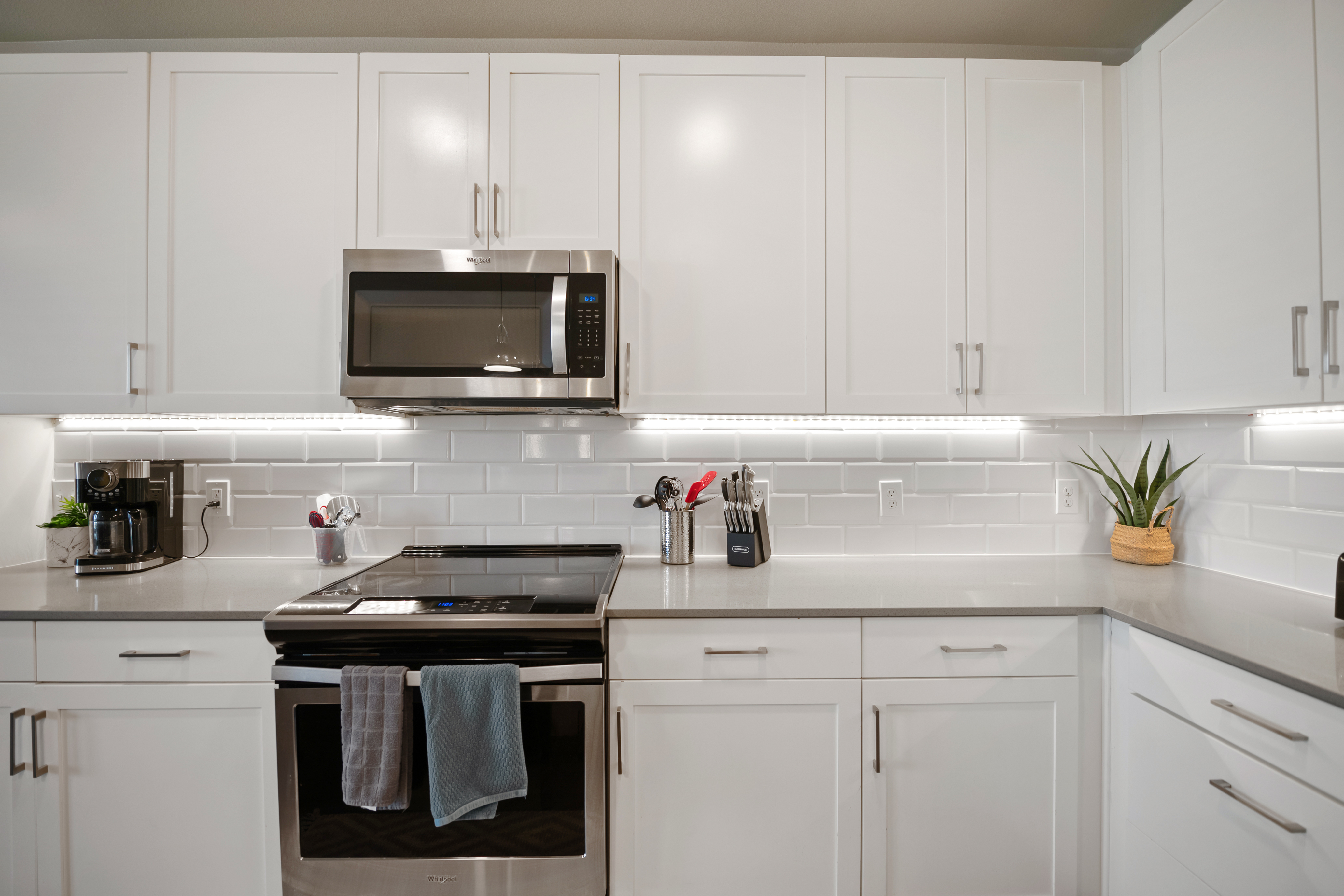 MCK211 - Apt|Patio|15mi to Toyota Stadium|Sleeps 4 | Photo 28