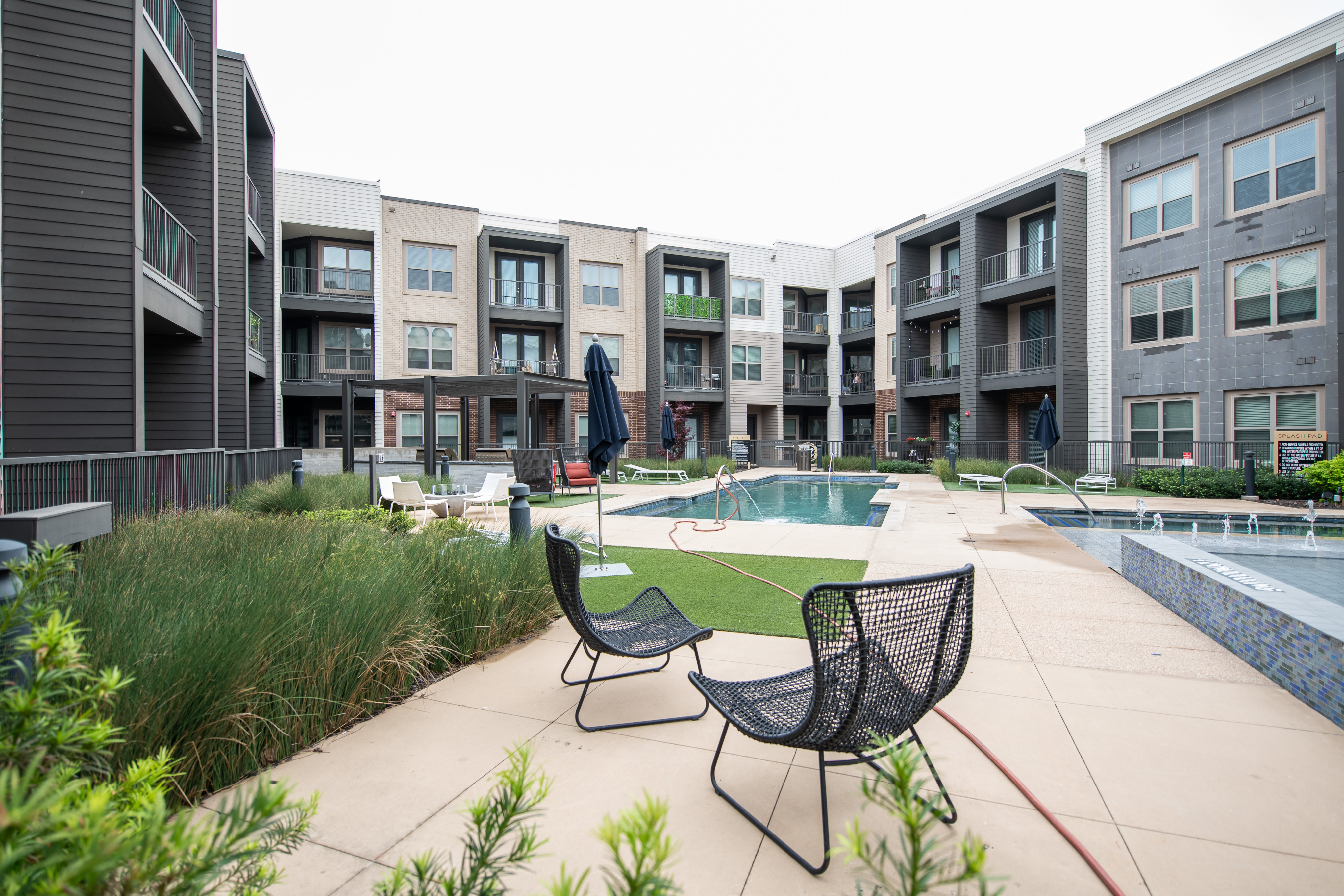 MCK211 - Apt|Patio|15mi to Toyota Stadium|Sleeps 4 | Photo 9