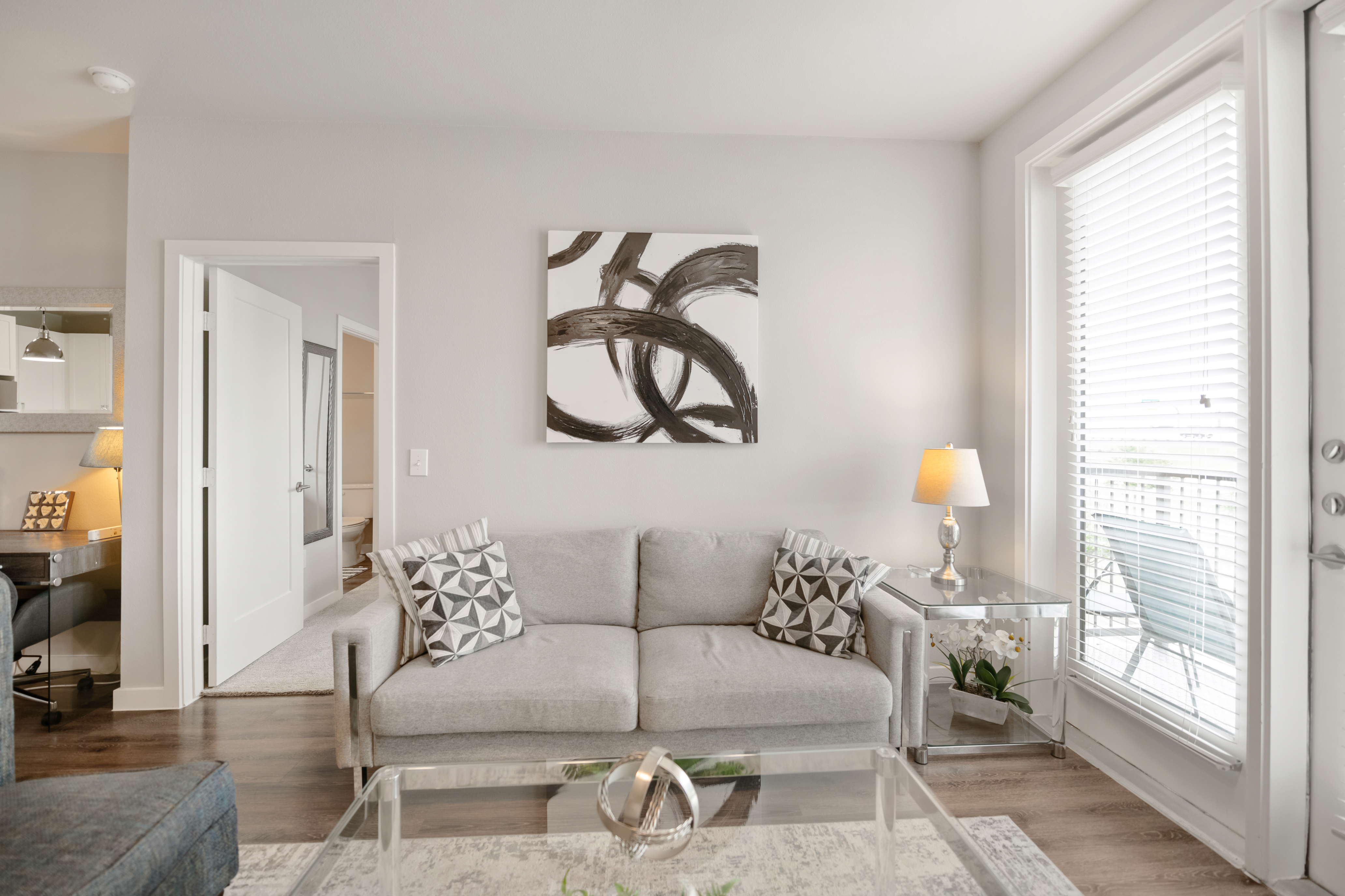 MCK211 - Apt|Patio|15mi to Toyota Stadium|Sleeps 4 | Photo 3