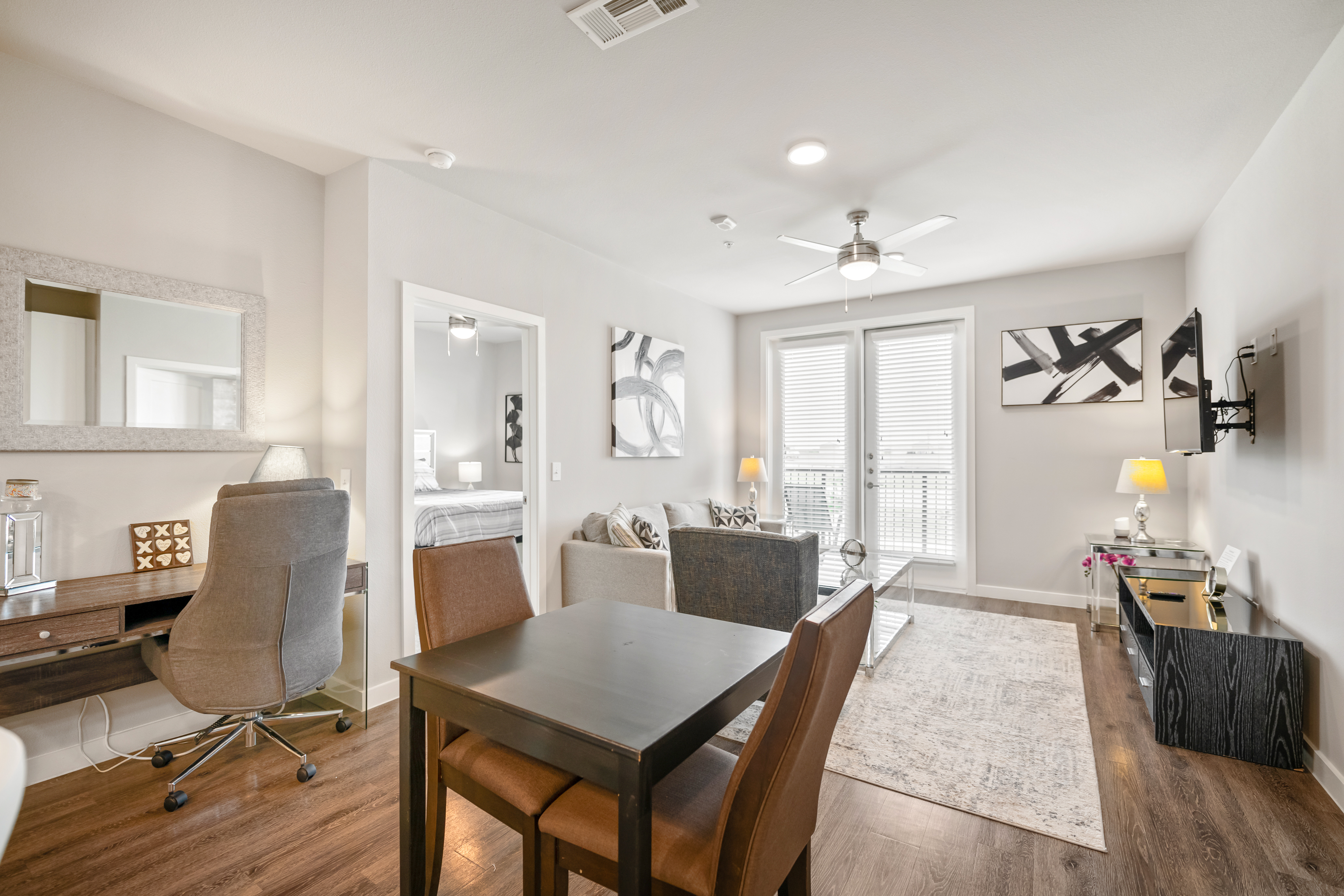 MCK211 - Apt|Patio|15mi to Toyota Stadium|Sleeps 4 | Photo 4