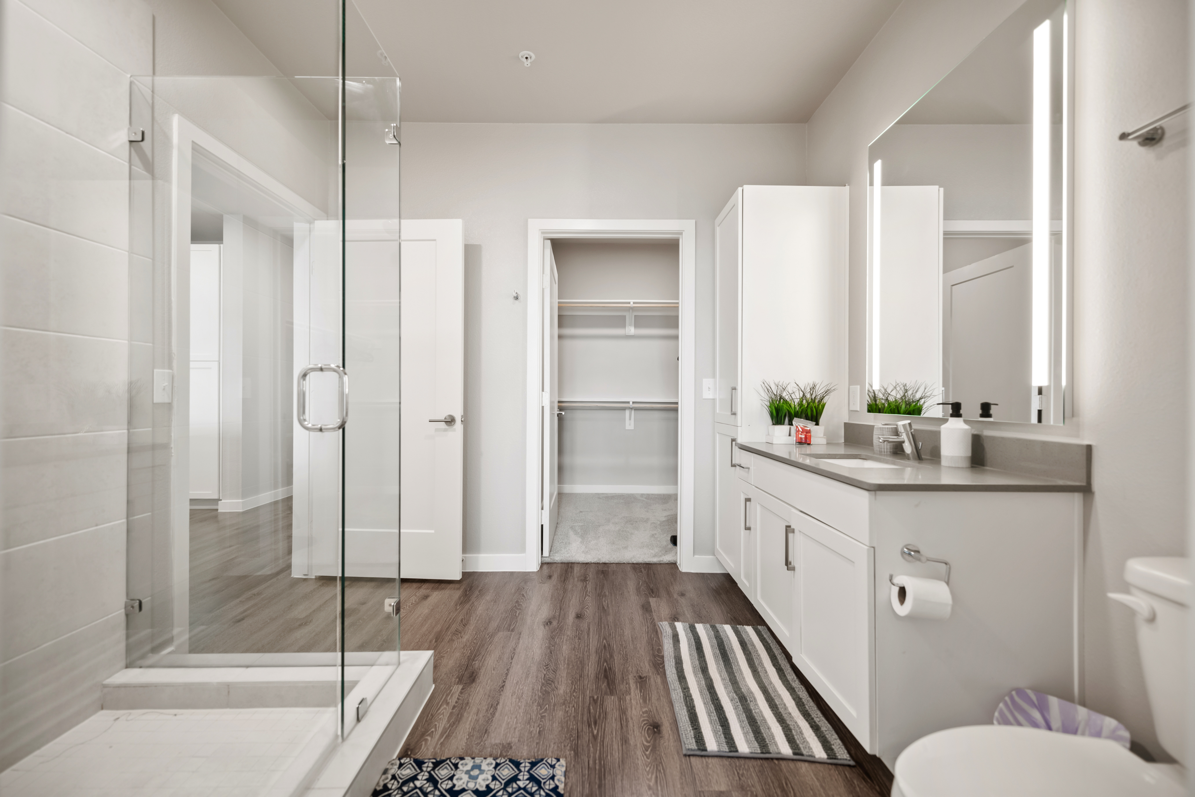 MCK211 - Apt|Patio|15mi to Toyota Stadium|Sleeps 4 | Photo 15