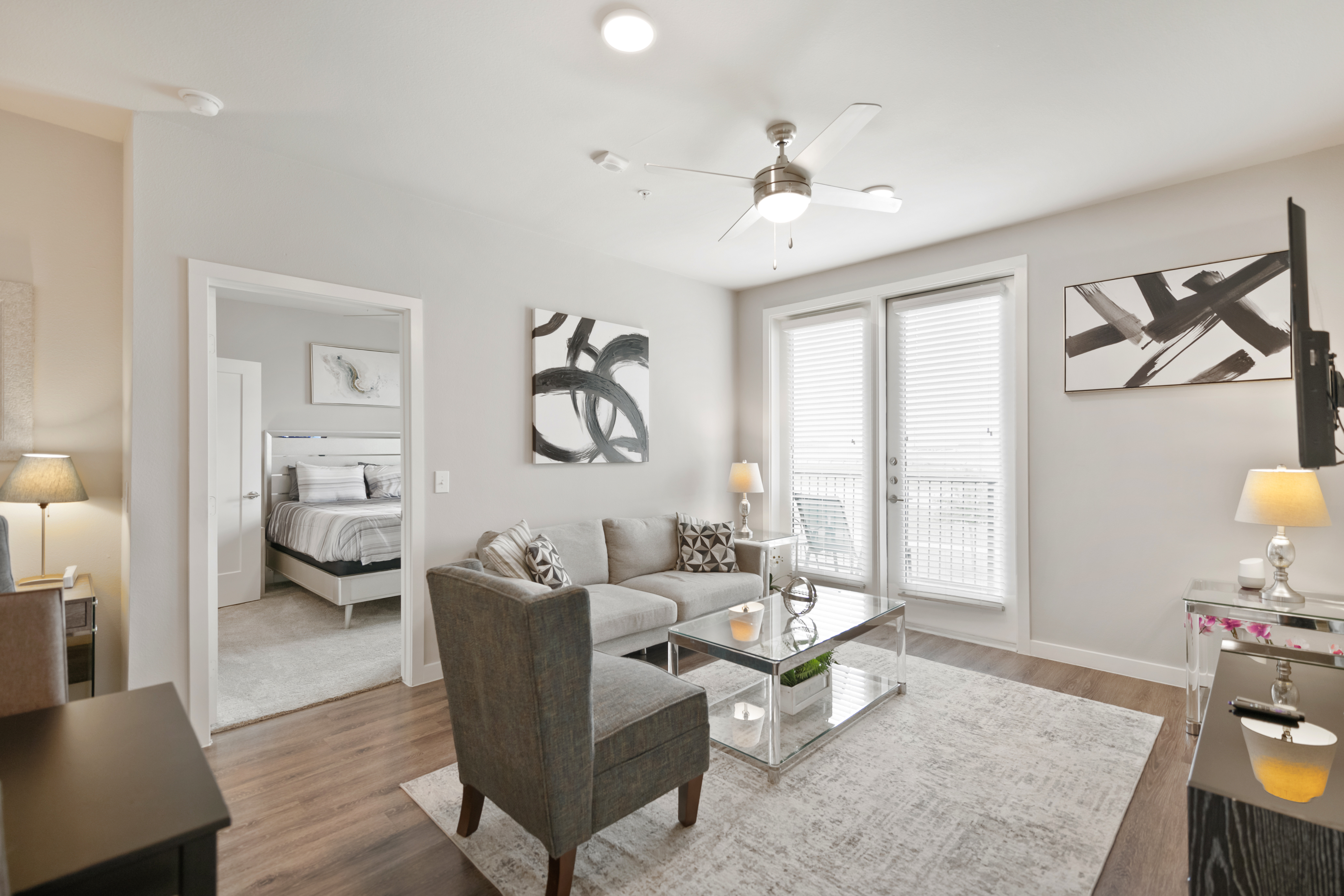MCK211 - Apt|Patio|15mi to Toyota Stadium|Sleeps 4 | Photo 2