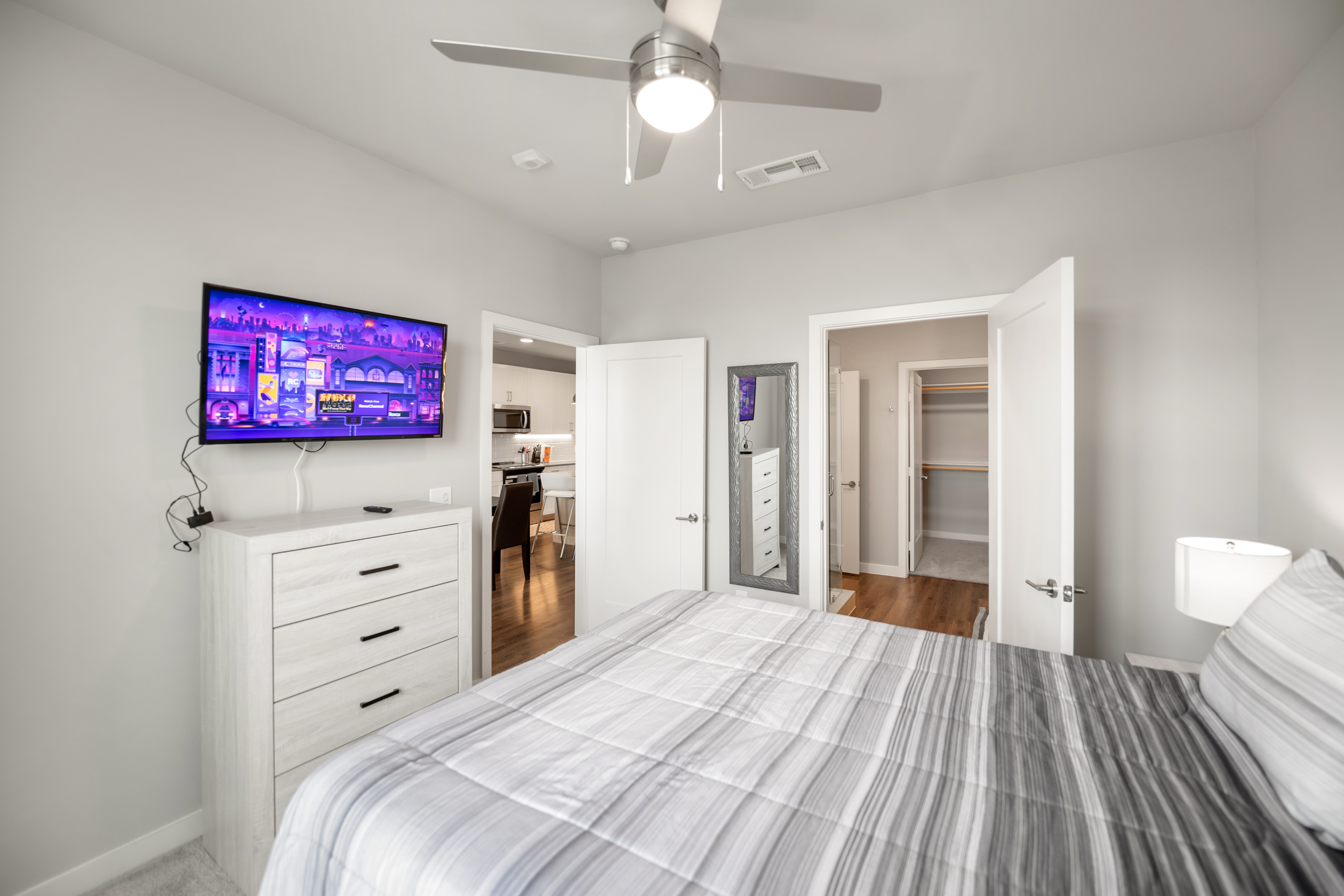 MCK211 - Apt|Patio|15mi to Toyota Stadium|Sleeps 4 | Photo 16