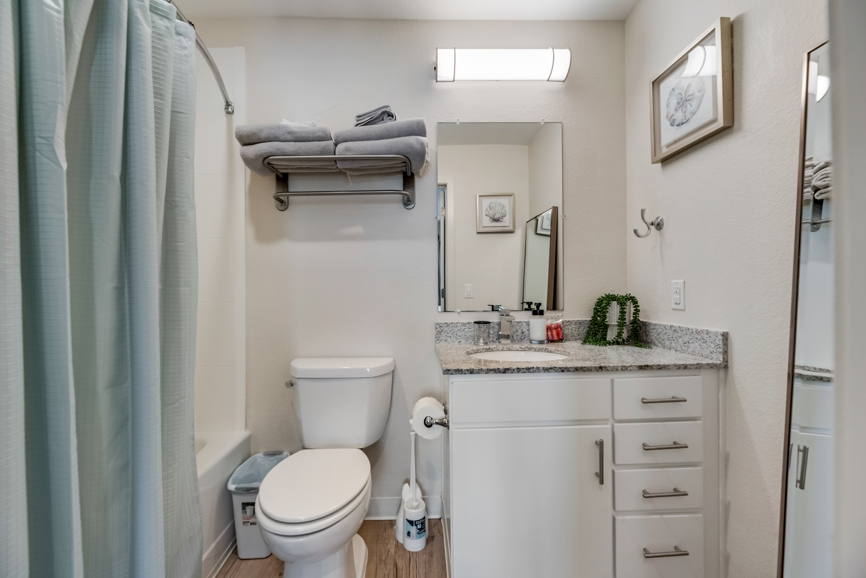 RD402 - Home|Yard|12mi to Convention Ctr|Sleeps 6 | Photo 15