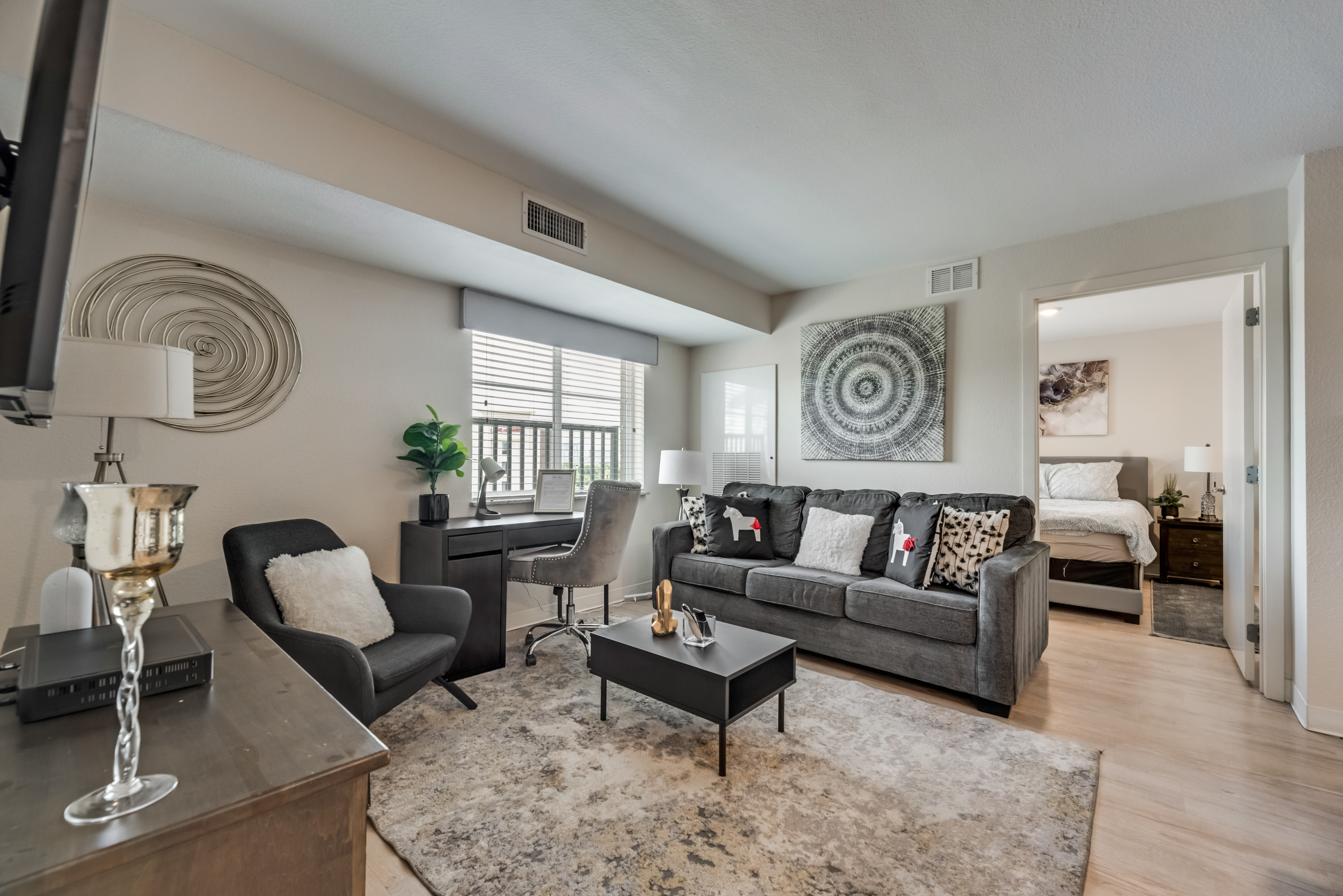 RD402 - Home|Yard|12mi to Convention Ctr|Sleeps 6 | Photo 3