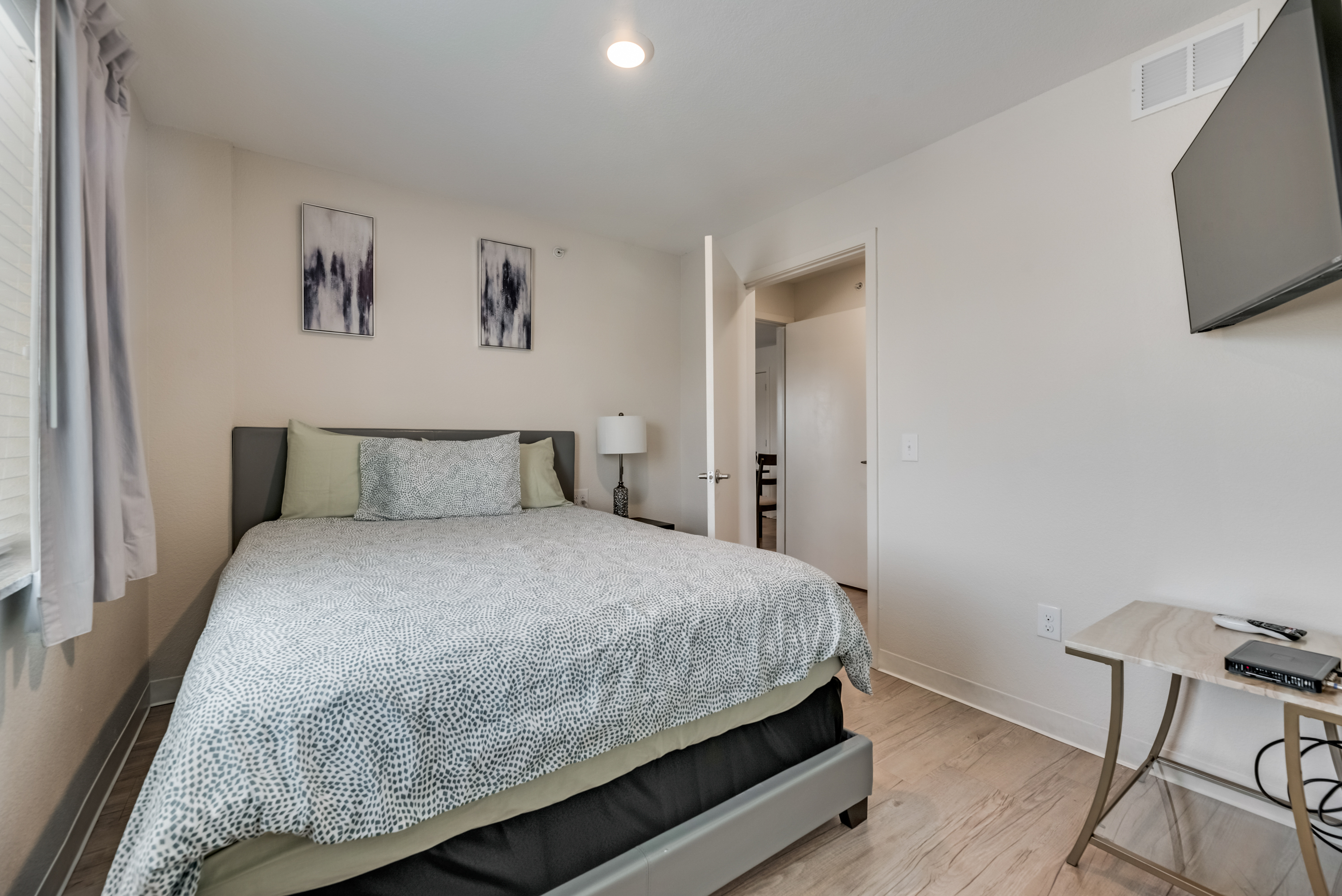 RD402 - Home|Yard|12mi to Convention Ctr|Sleeps 6 | Photo 11