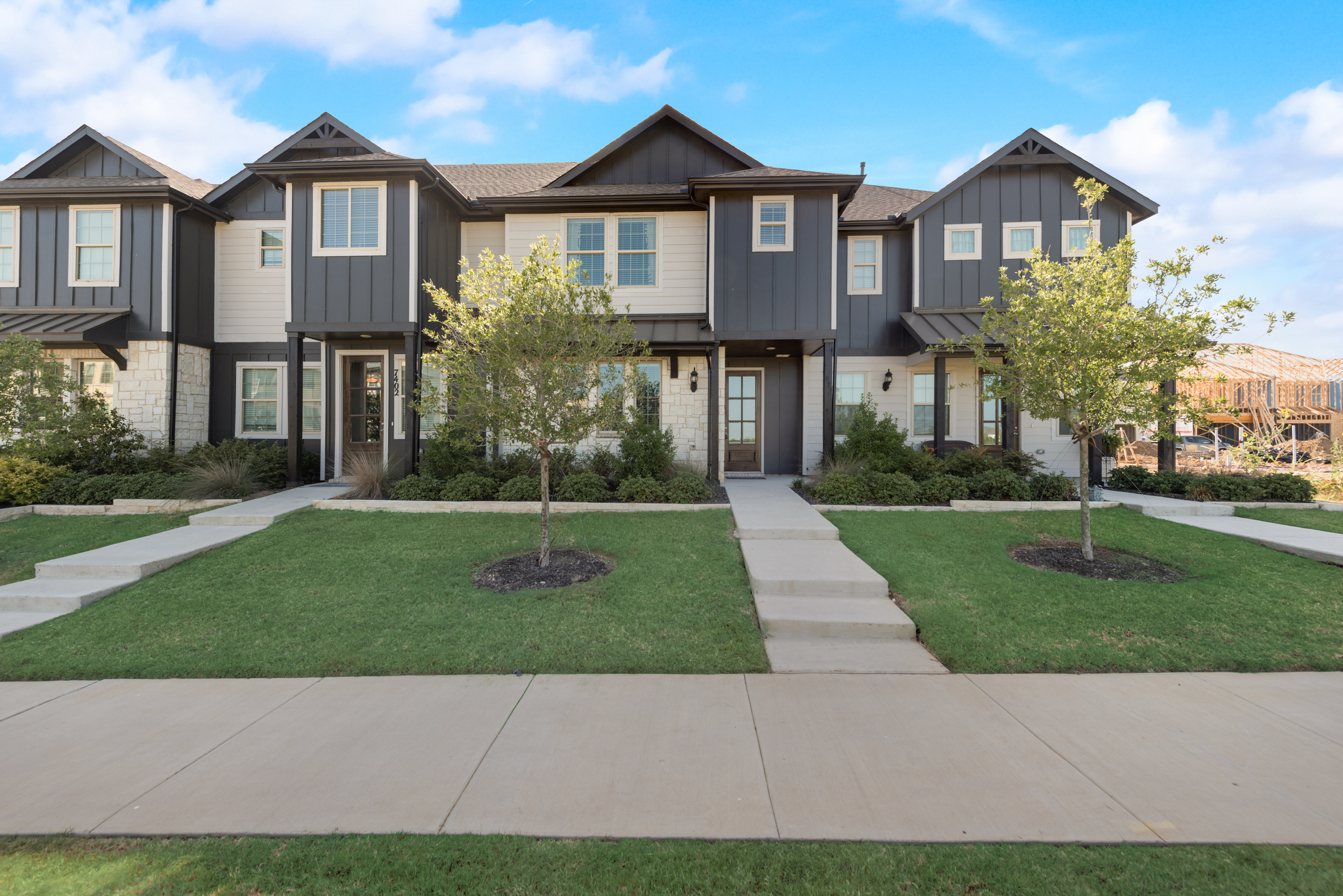 FW002 - Home|Yard|8mi to TCU|Sleeps 6