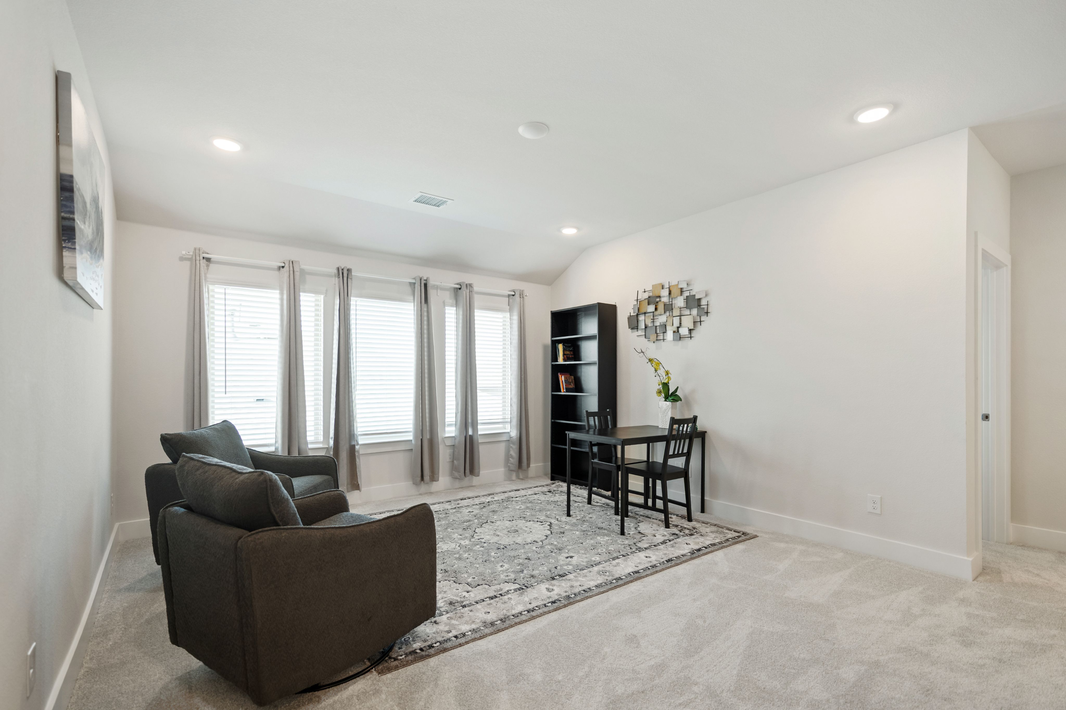 MCK716 - Home|Yard|16mi to Toyota Stadium|Sleeps 8 | Photo 16