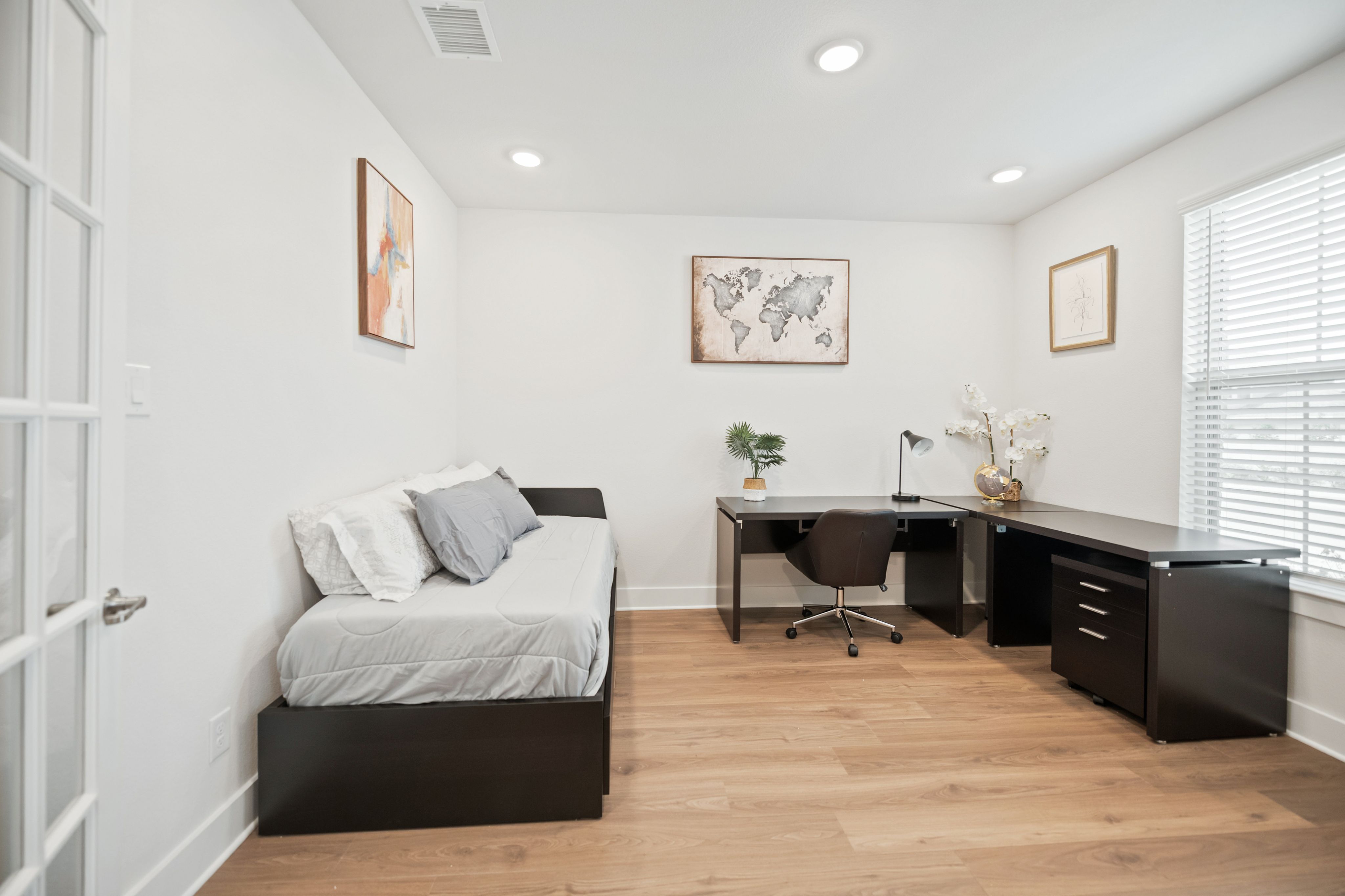 MCK716 - Home|Yard|16mi to Toyota Stadium|Sleeps 8 | Photo 28