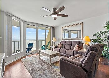 Sunrise Pointe 10F - Oceanfront - Cherry Grove Section, a Vacation Rental in Myrtle Beach