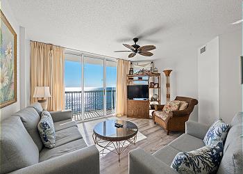 Ashworth 907 - Ocean Front-Ocean Drive Section, a Vacation Rental in Myrtle Beach
