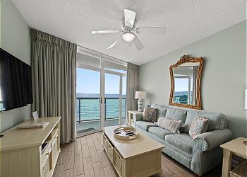 Laguna Keyes 1010 - Oceanfront - Cherry Grove Section, a Vacation Rental in Myrtle Beach