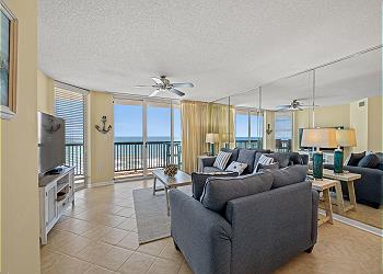 Ashworth 906 - Ocean Front-Ocean Drive Section, a Vacation Rental in Myrtle Beach