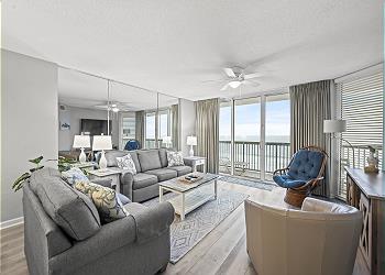 Ashworth 807 - Ocean Front-Ocean Drive Section, a Vacation Rental in Myrtle Beach