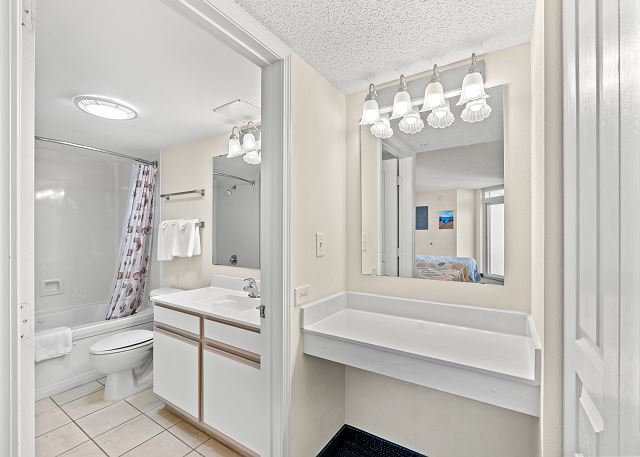 Bay Watch Resort M 1811-Oceanfront-Crescent Beach 12