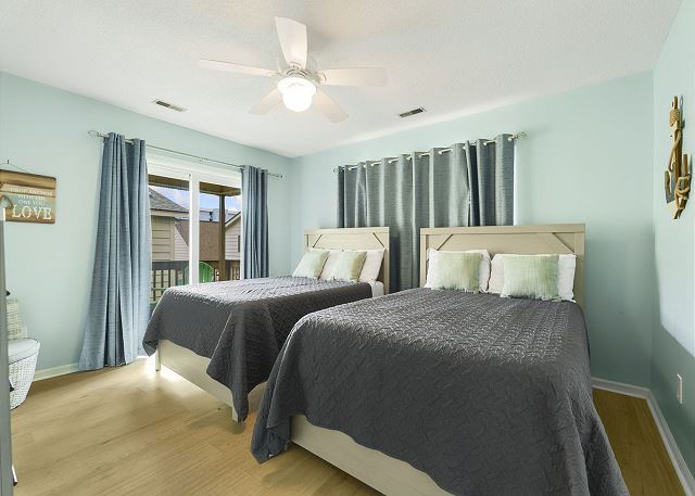 Perrin Place J - 3rd Row - Ocean Drive Section 17