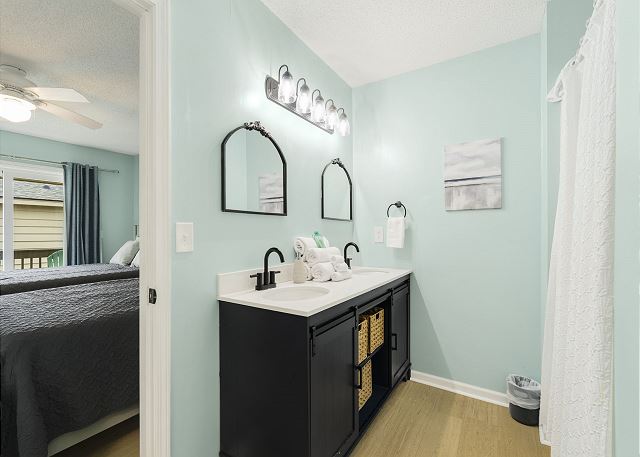 Perrin Place J - 3rd Row - Ocean Drive Section 19