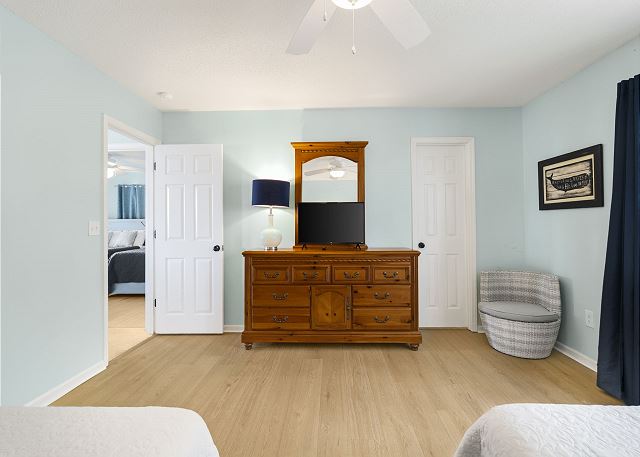 Perrin Place J - 3rd Row - Ocean Drive Section 23