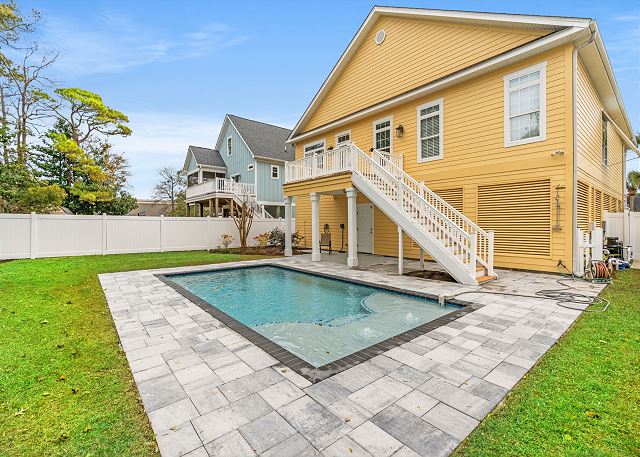 2 Of A Kind Gotta Full House - 3rd Row - Crescent Beach Section