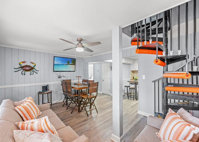 Runaway Bay - 3rd Row - Beach House - Crescent Beach 5