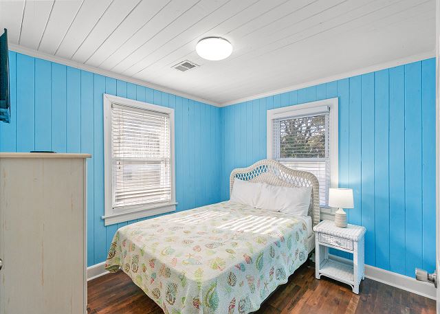 Runaway Bay - 3rd Row - Beach House - Crescent Beach 17