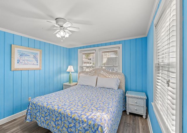 Runaway Bay - 3rd Row - Beach House - Crescent Beach 15